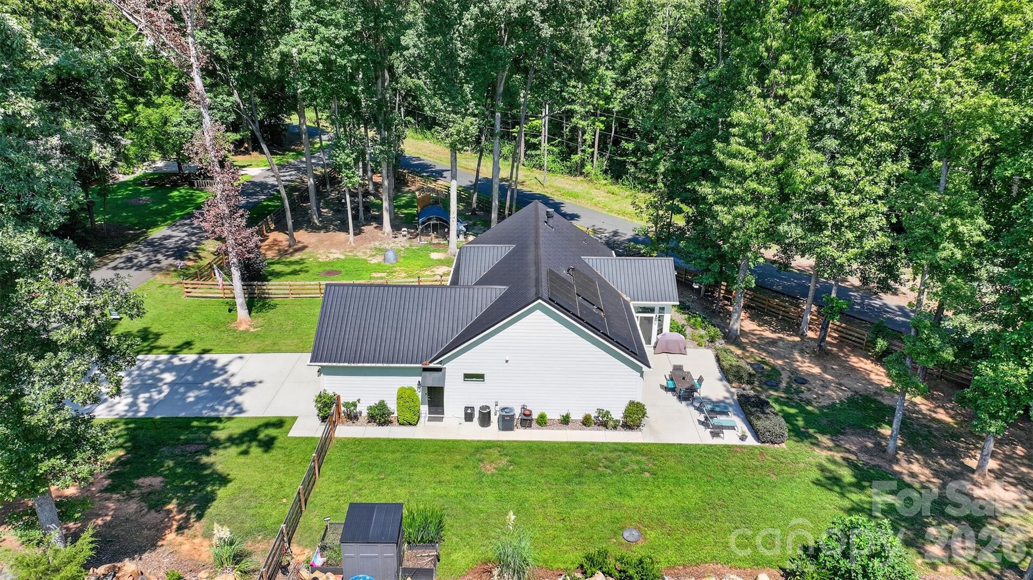 7342 Milan Drive — Huntersville