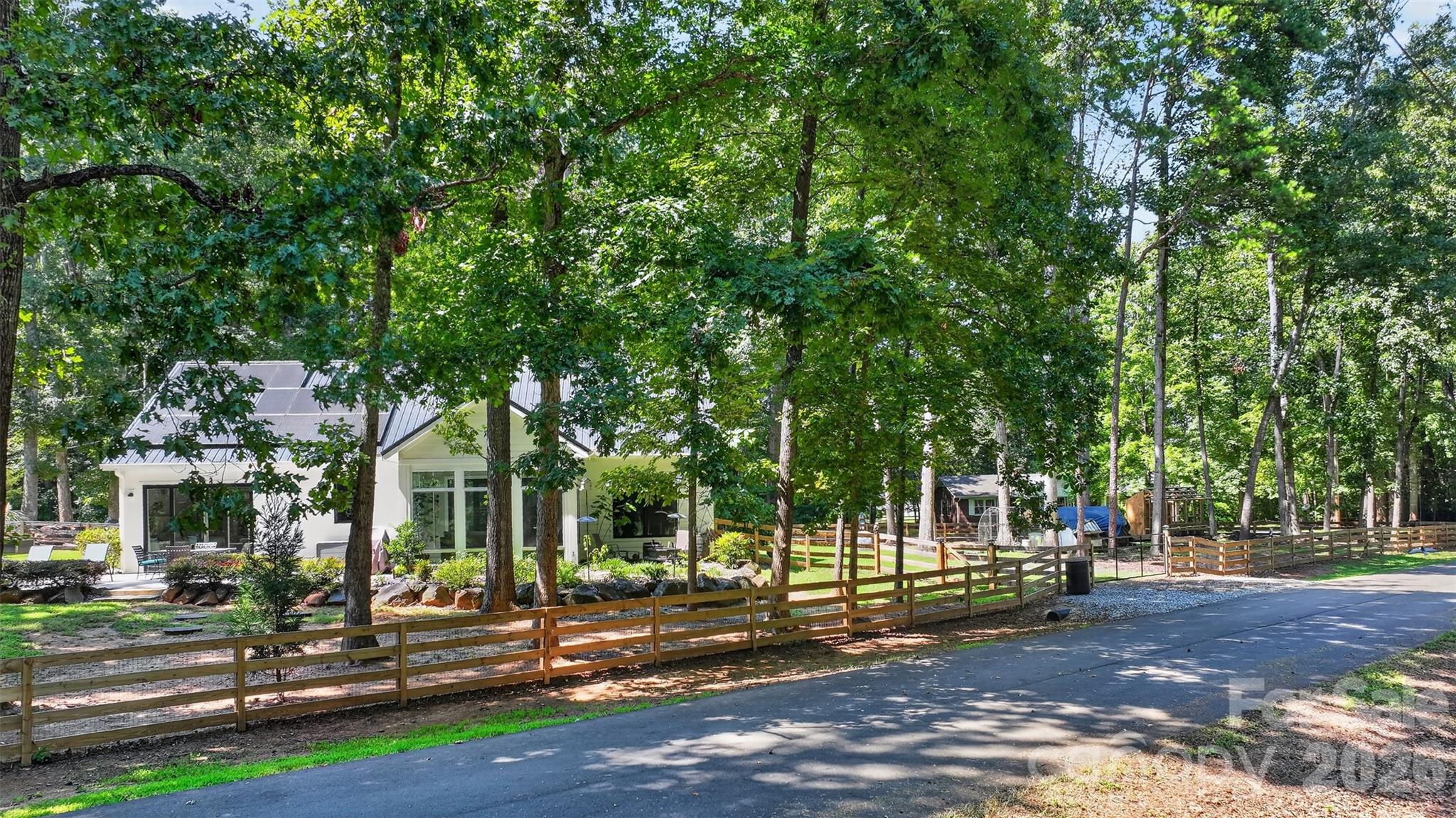 7342 Milan Drive — Huntersville