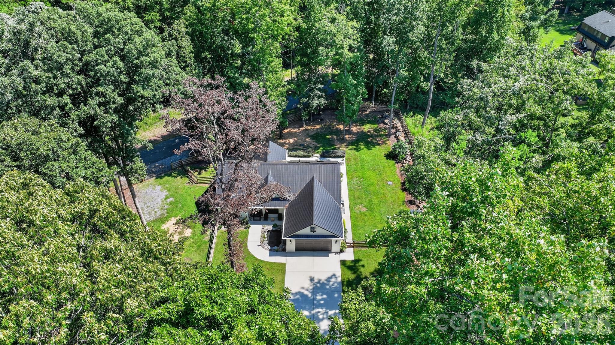 7342 Milan Drive — Huntersville