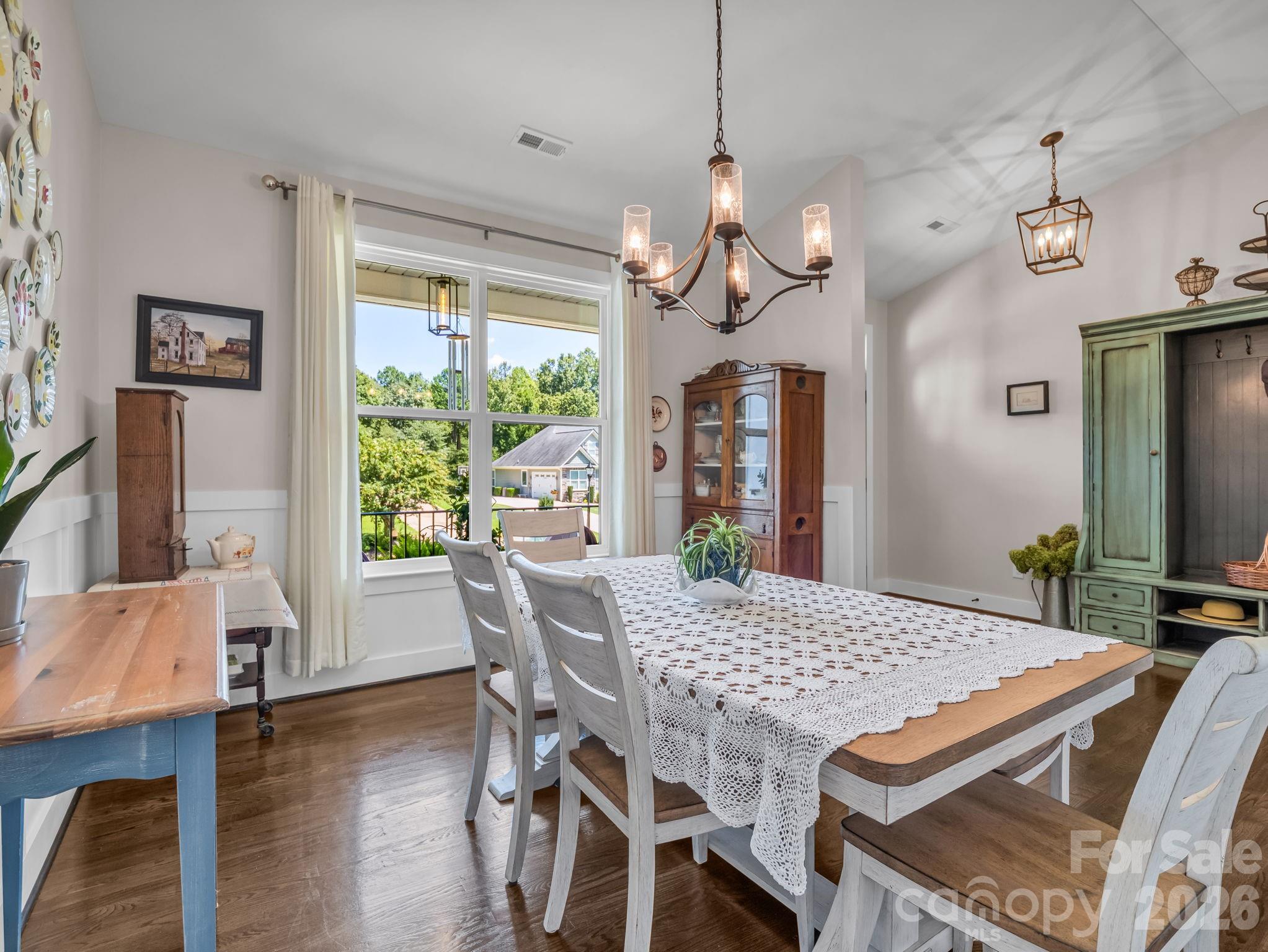 718 Tinsberry Lane — Inman