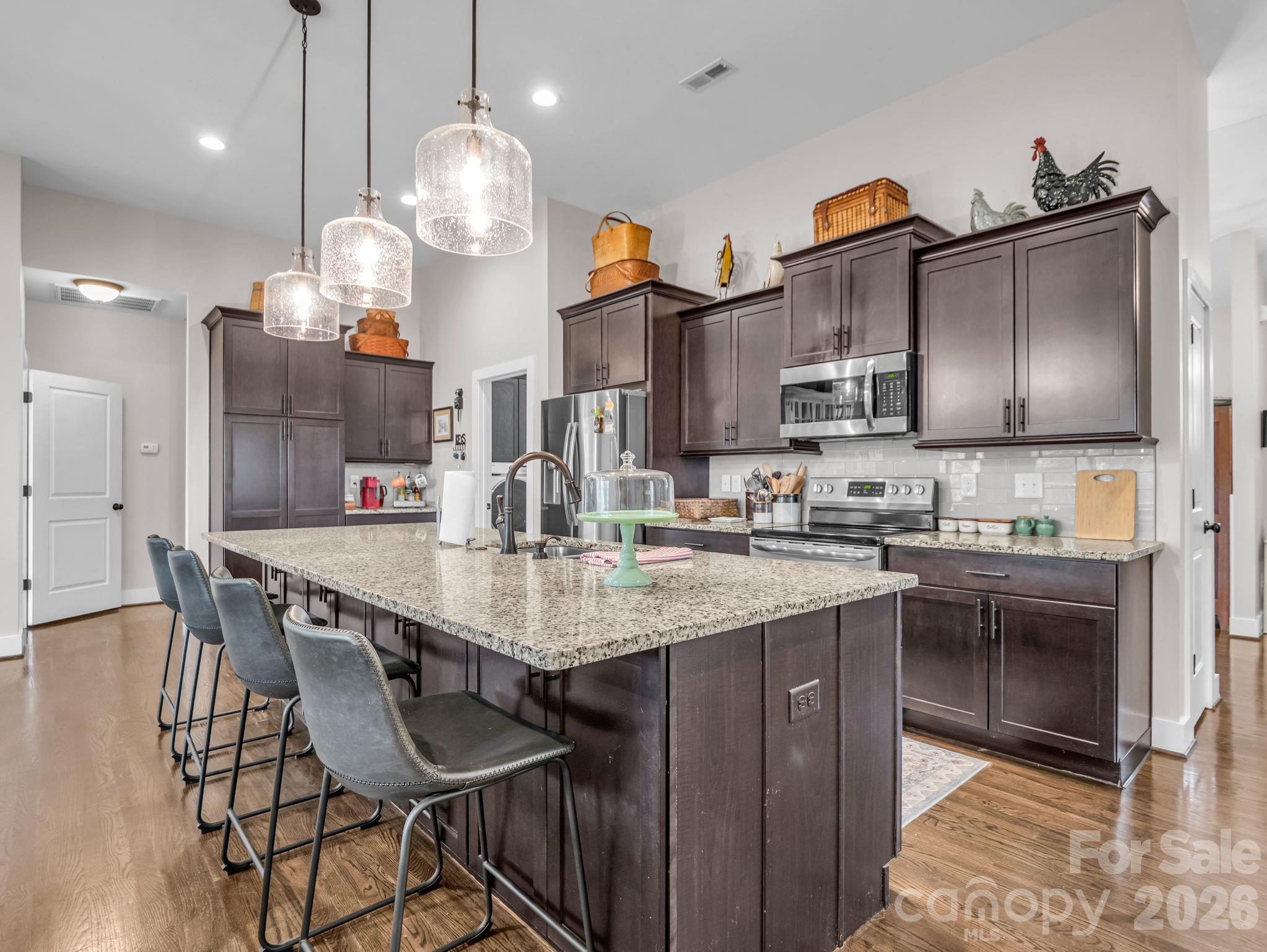 718 Tinsberry Lane — Inman