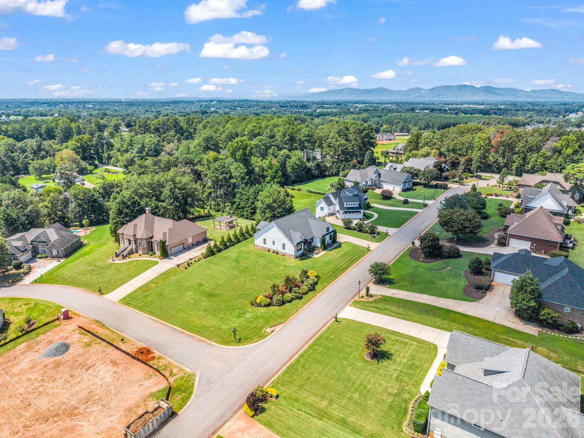 718 Tinsberry Lane — Inman