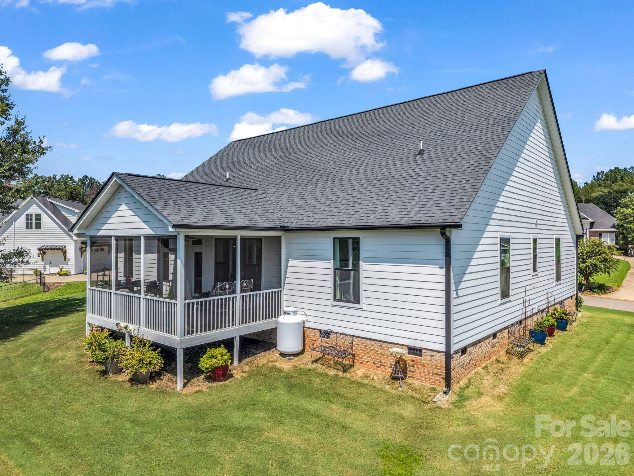 718 Tinsberry Lane — Inman