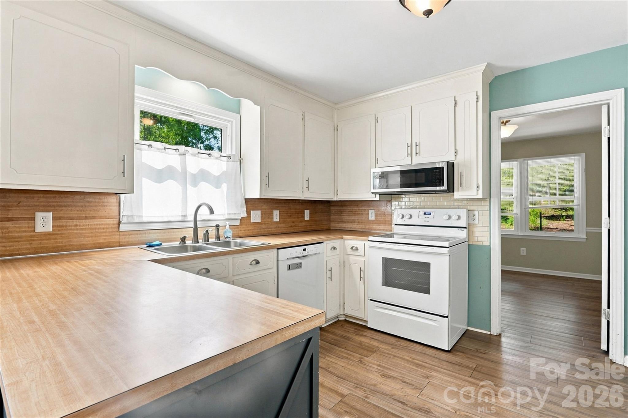 1405 Woodlark Place — Monroe