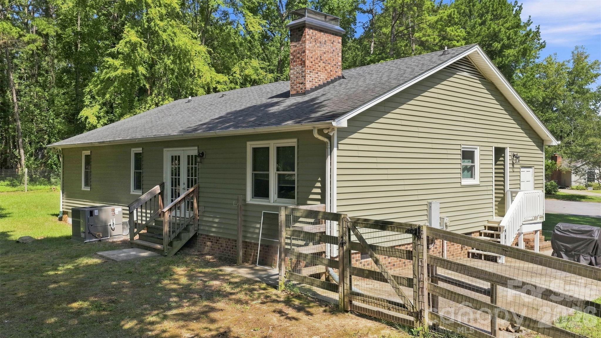 1405 Woodlark Place — Monroe