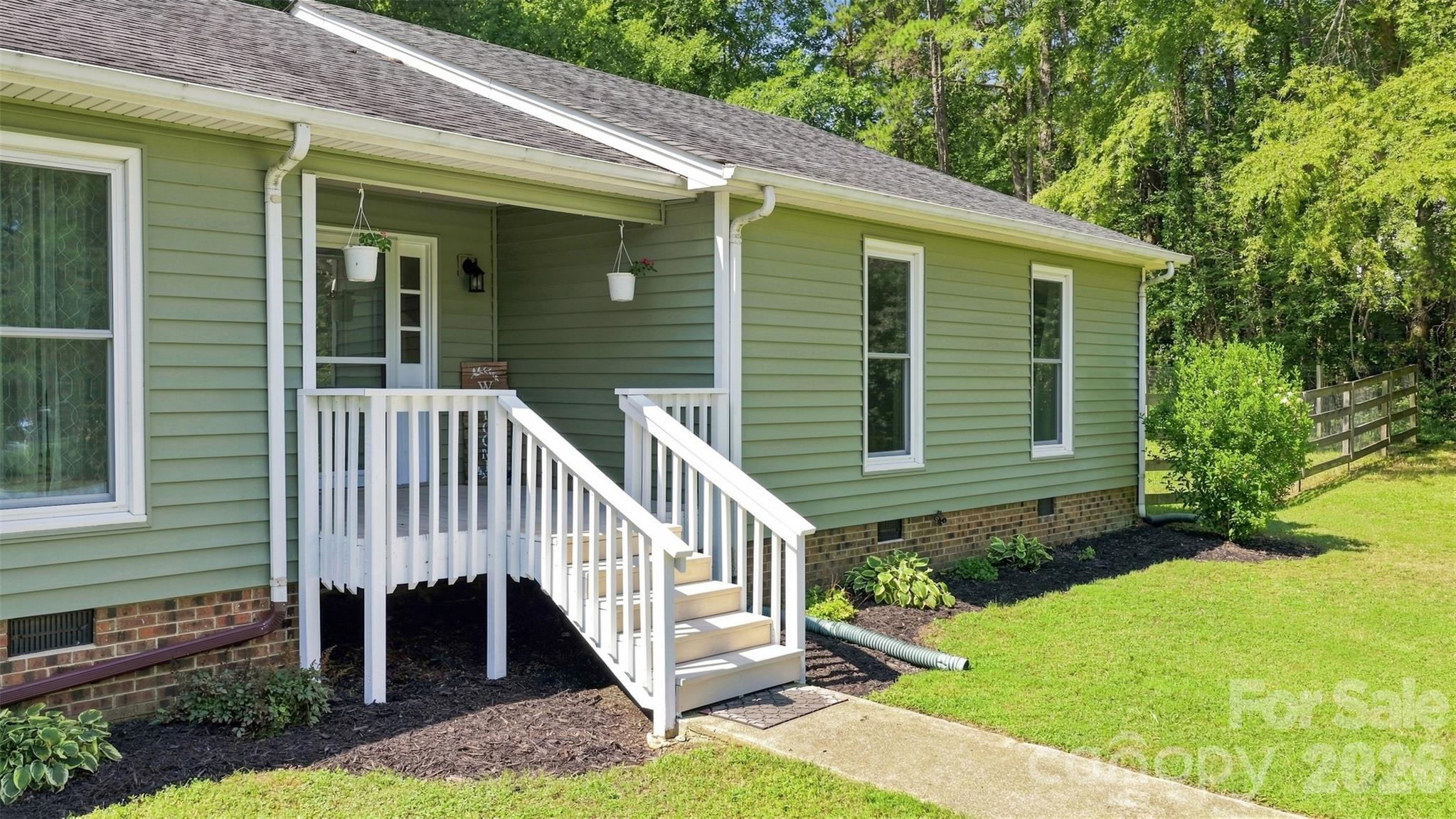 1405 Woodlark Place — Monroe