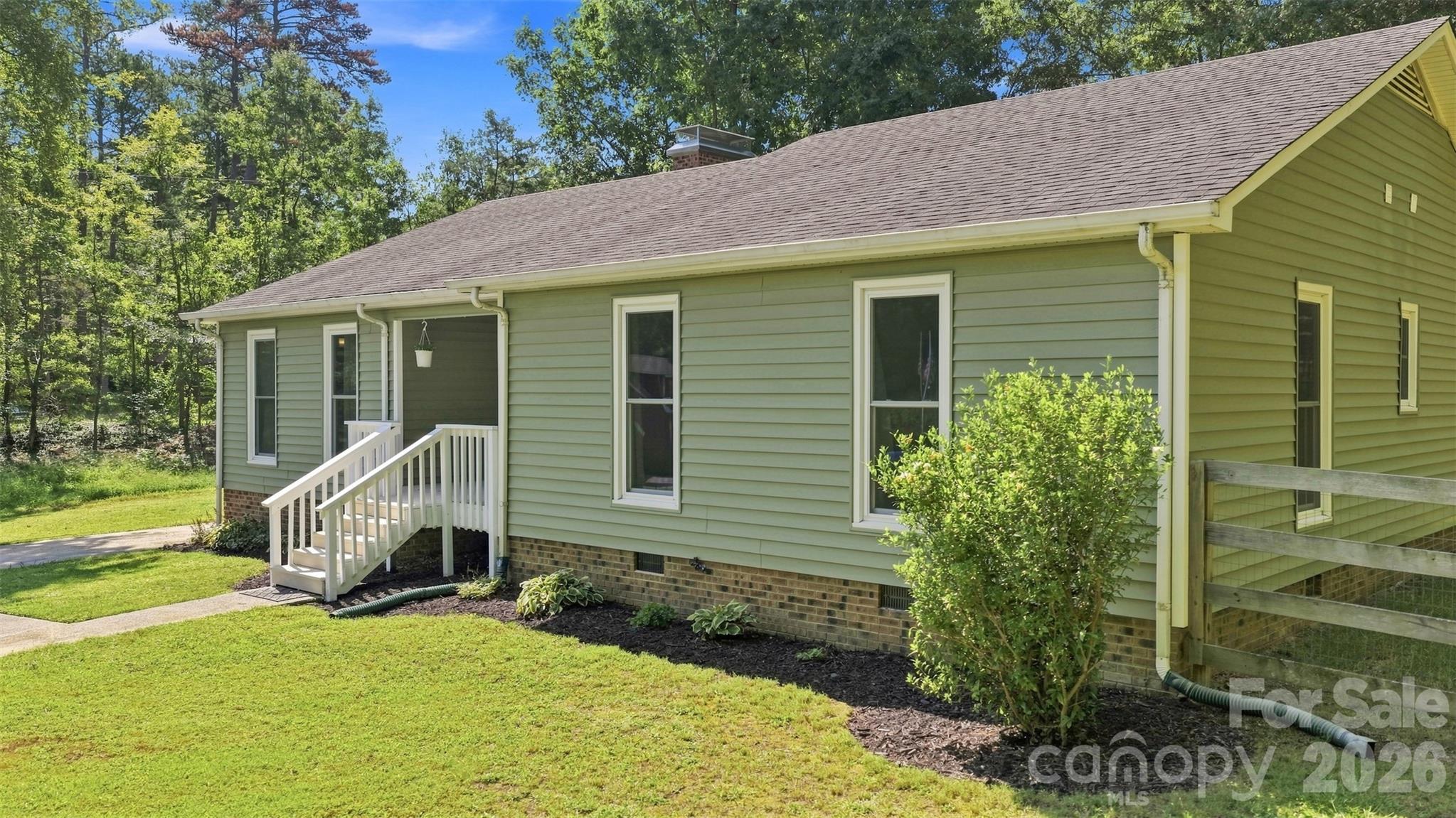1405 Woodlark Place — Monroe