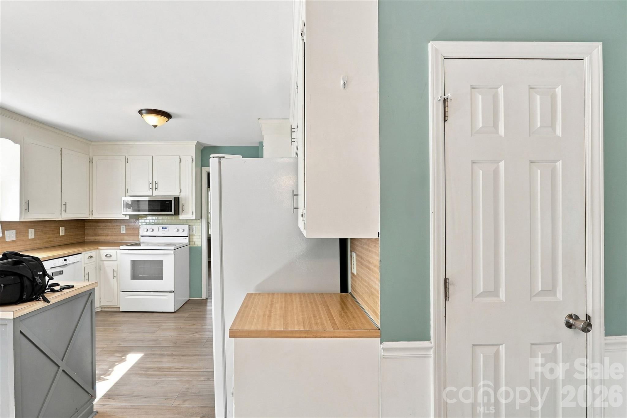 1405 Woodlark Place — Monroe