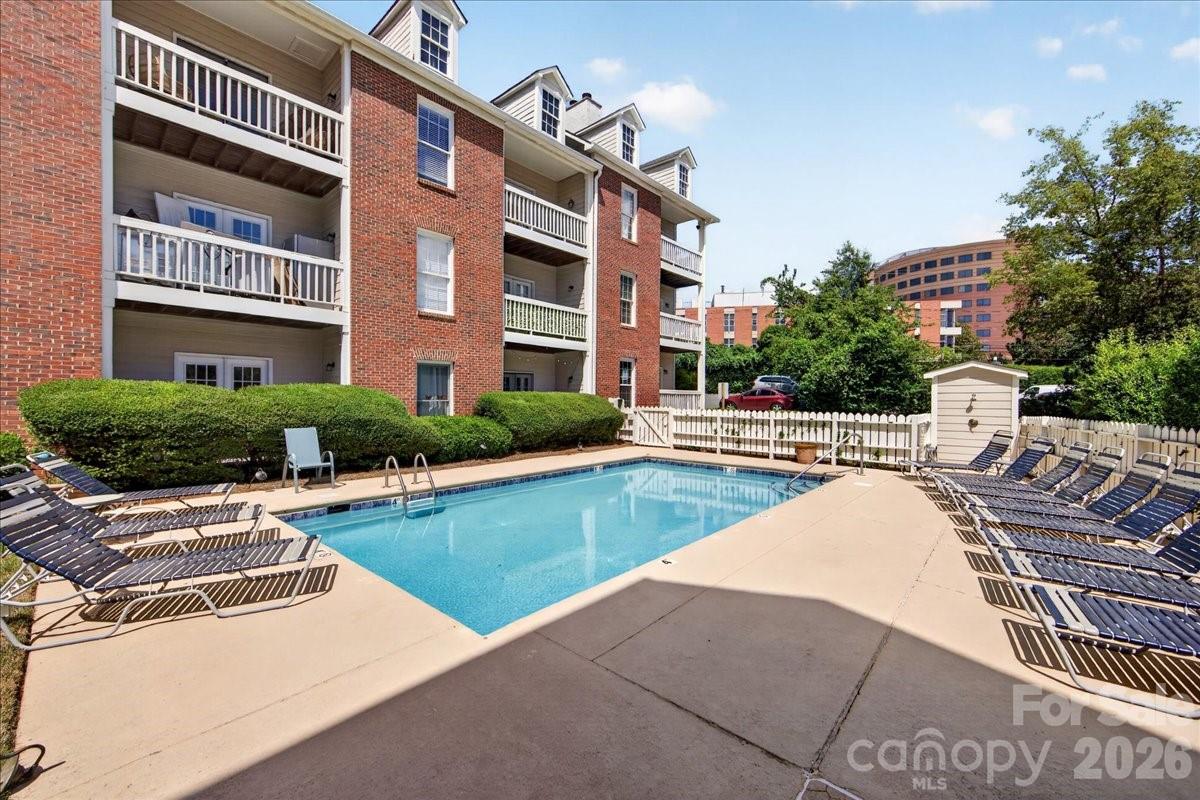 301 Queens Road #106 — Charlotte