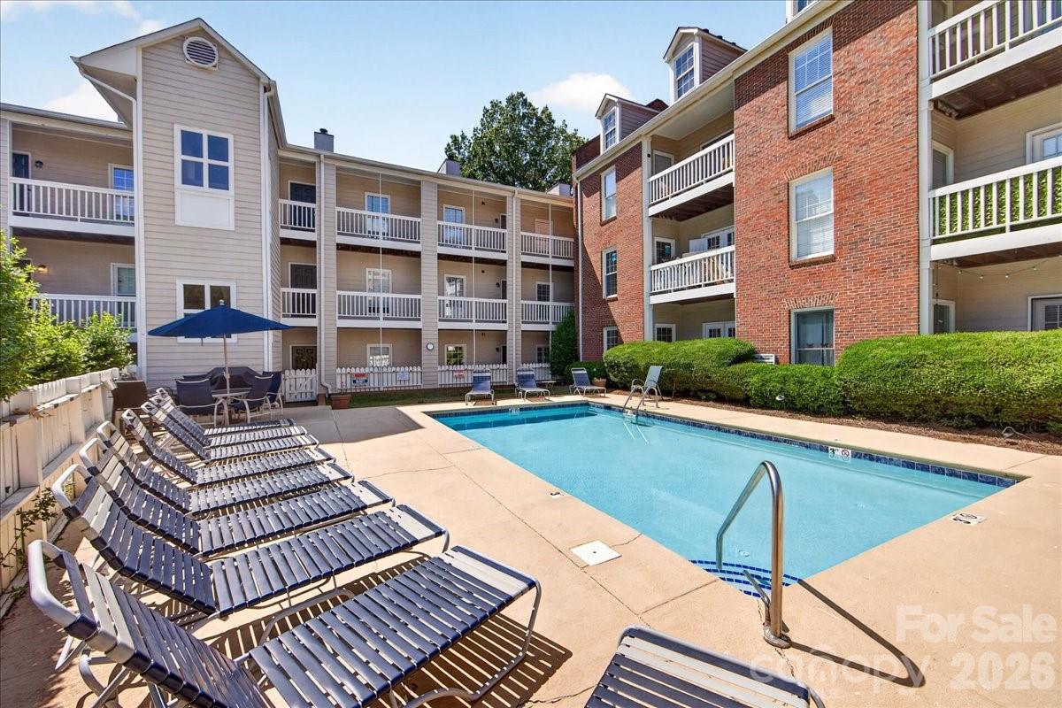 301 Queens Road #106 — Charlotte