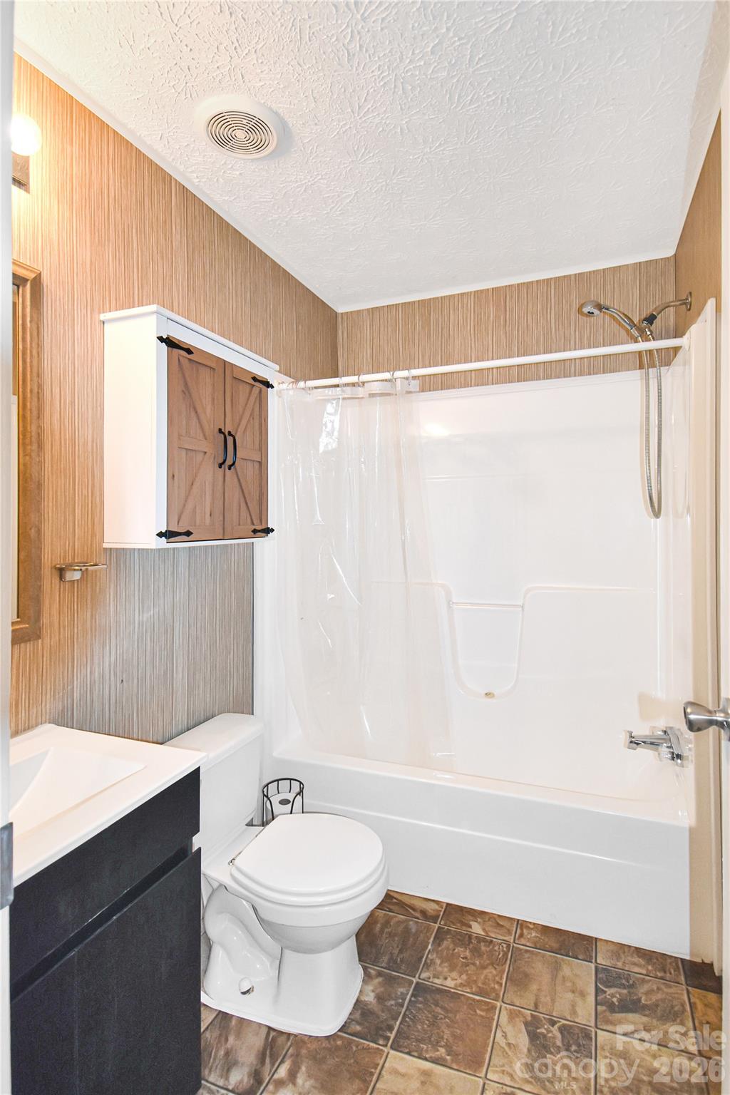 432 Forest Place NW — Lenoir