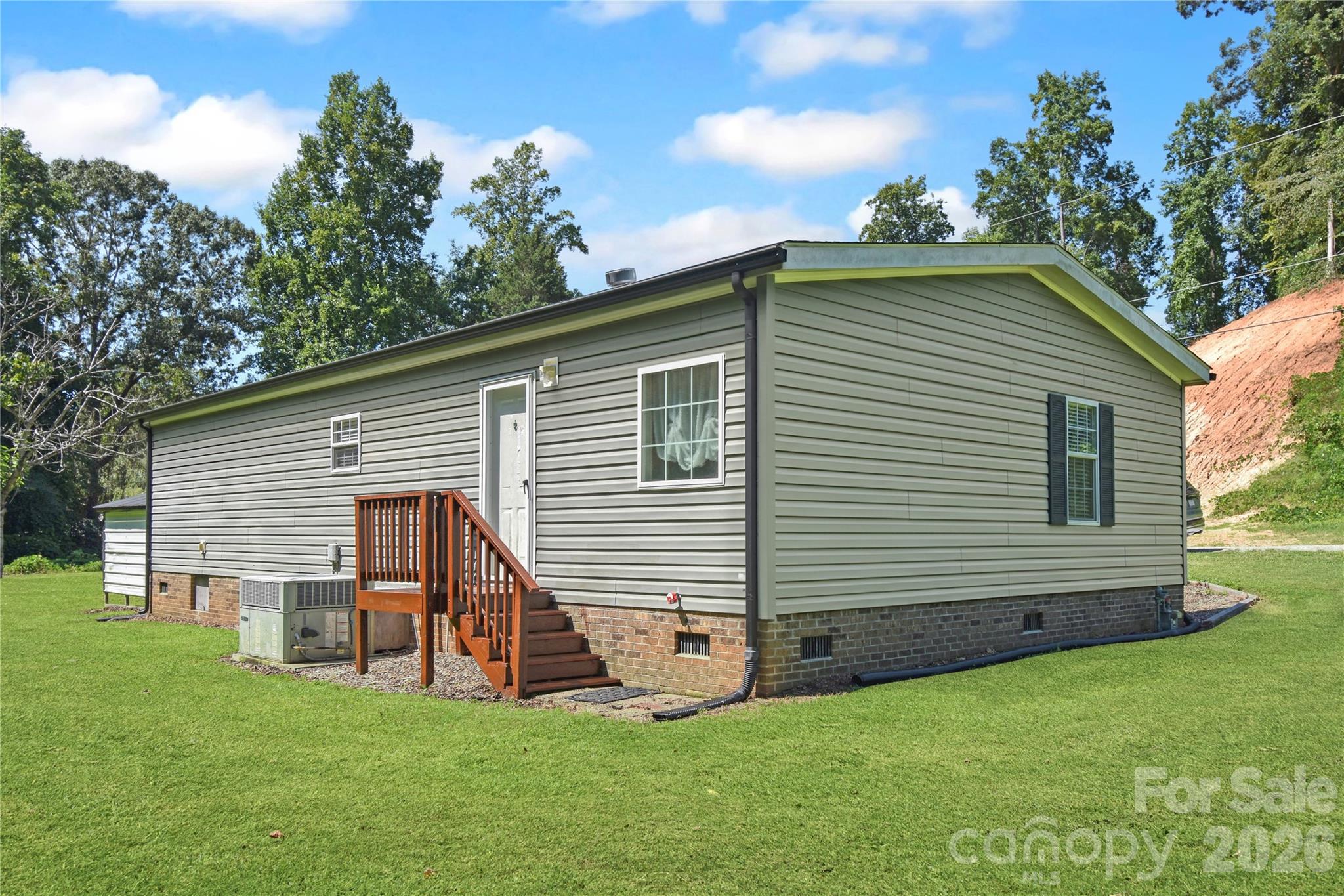 432 Forest Place NW — Lenoir