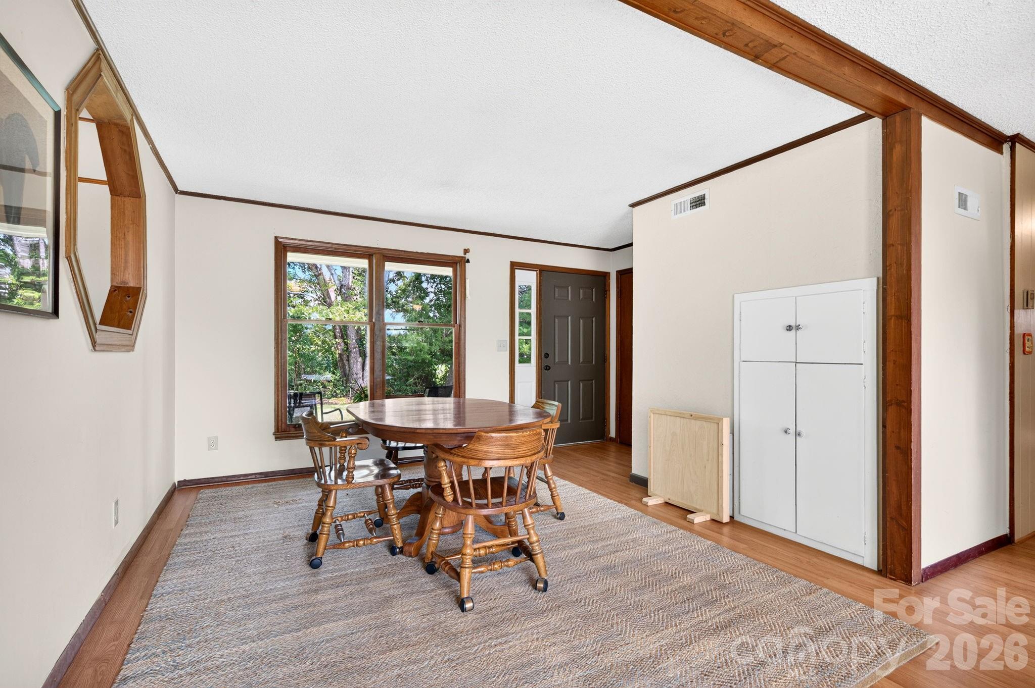 1057 Skyway Drive — Marshall