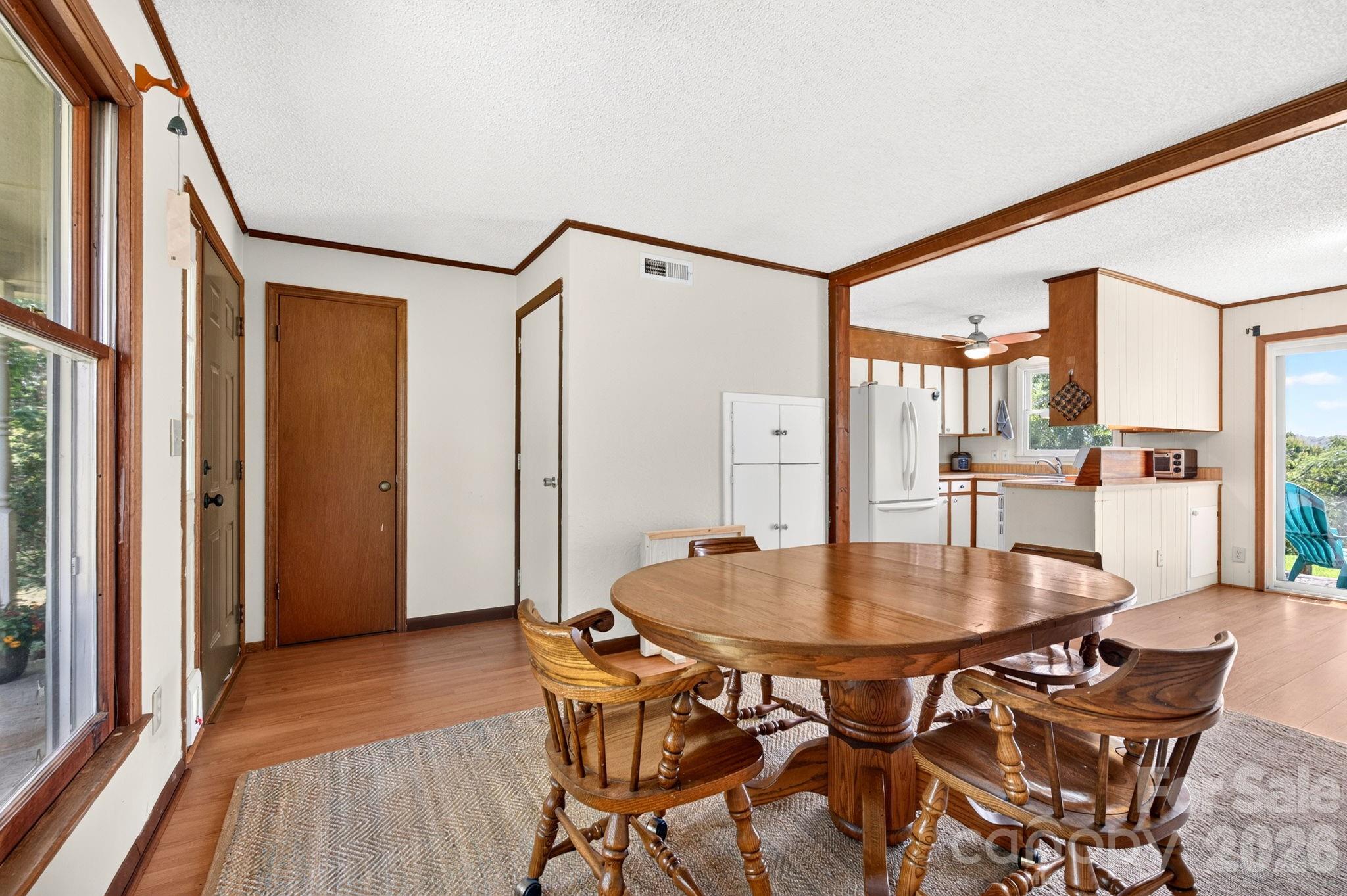 1057 Skyway Drive — Marshall