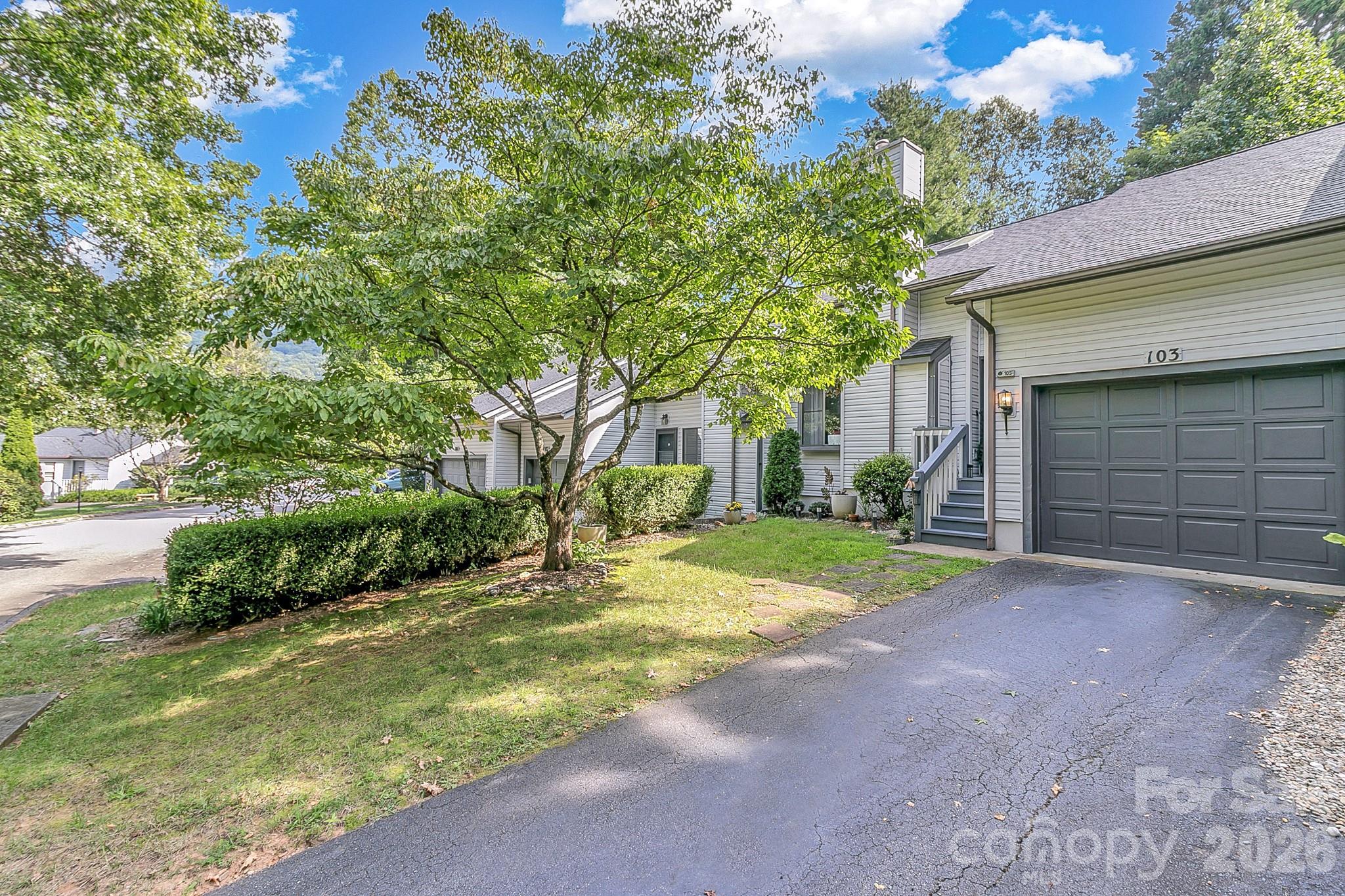 103 Cimarron Drive — Asheville