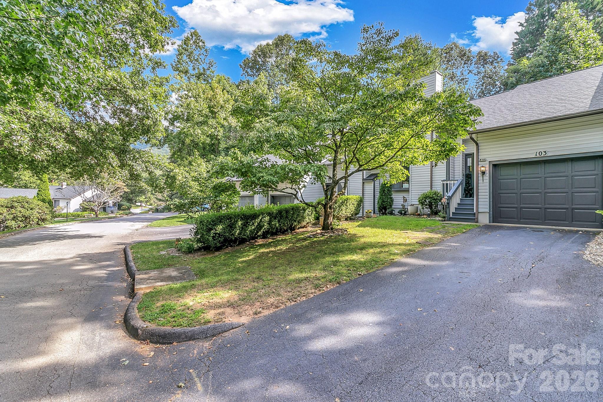103 Cimarron Drive — Asheville