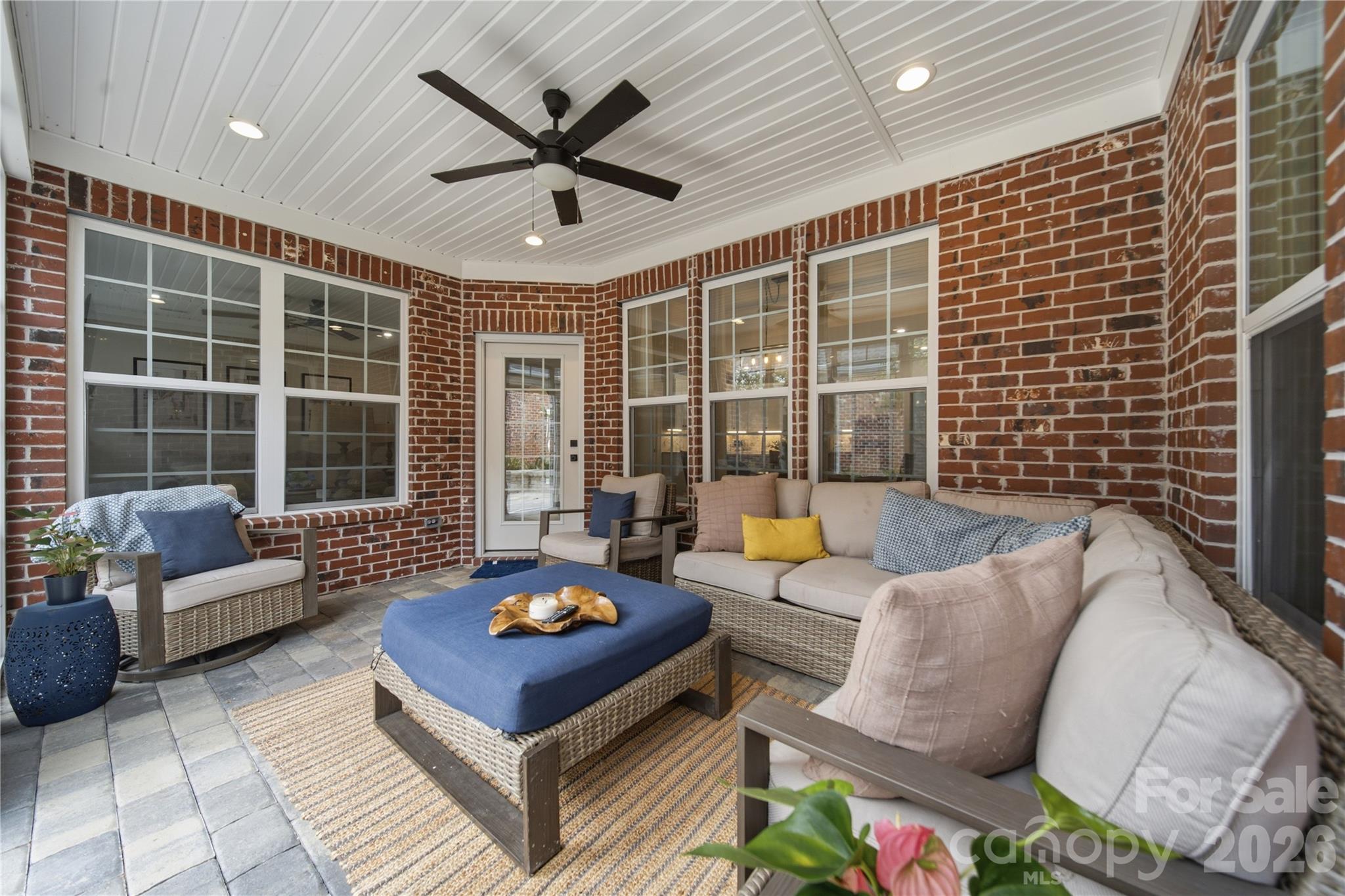 531 Buckview Lane — Elgin