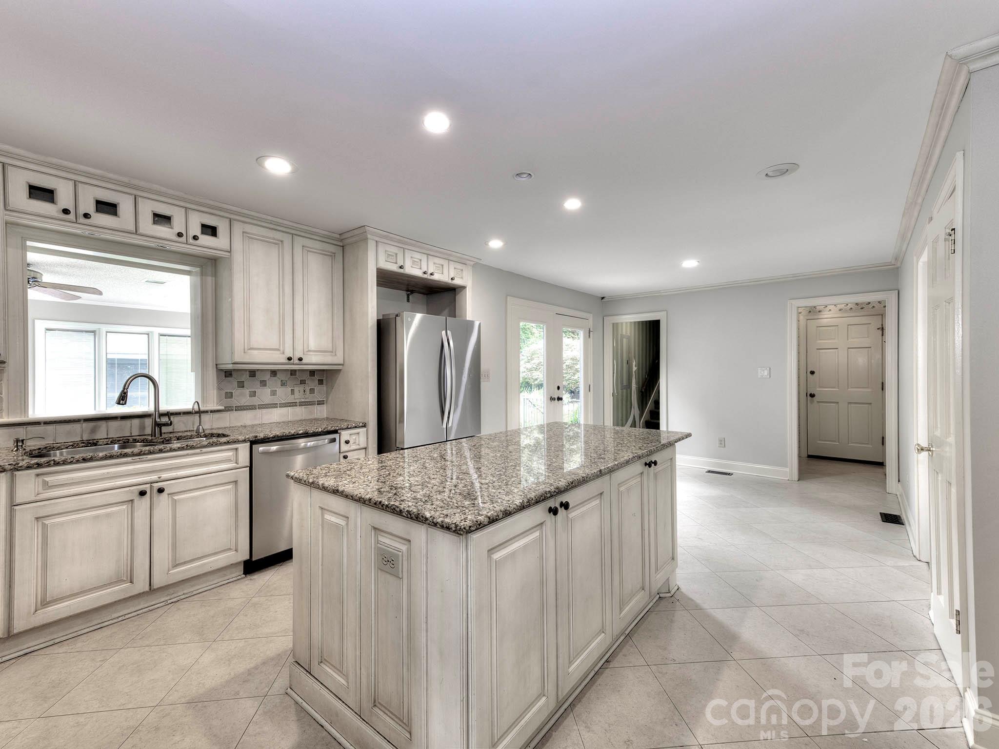 1401 Heatherloch Drive — Gastonia