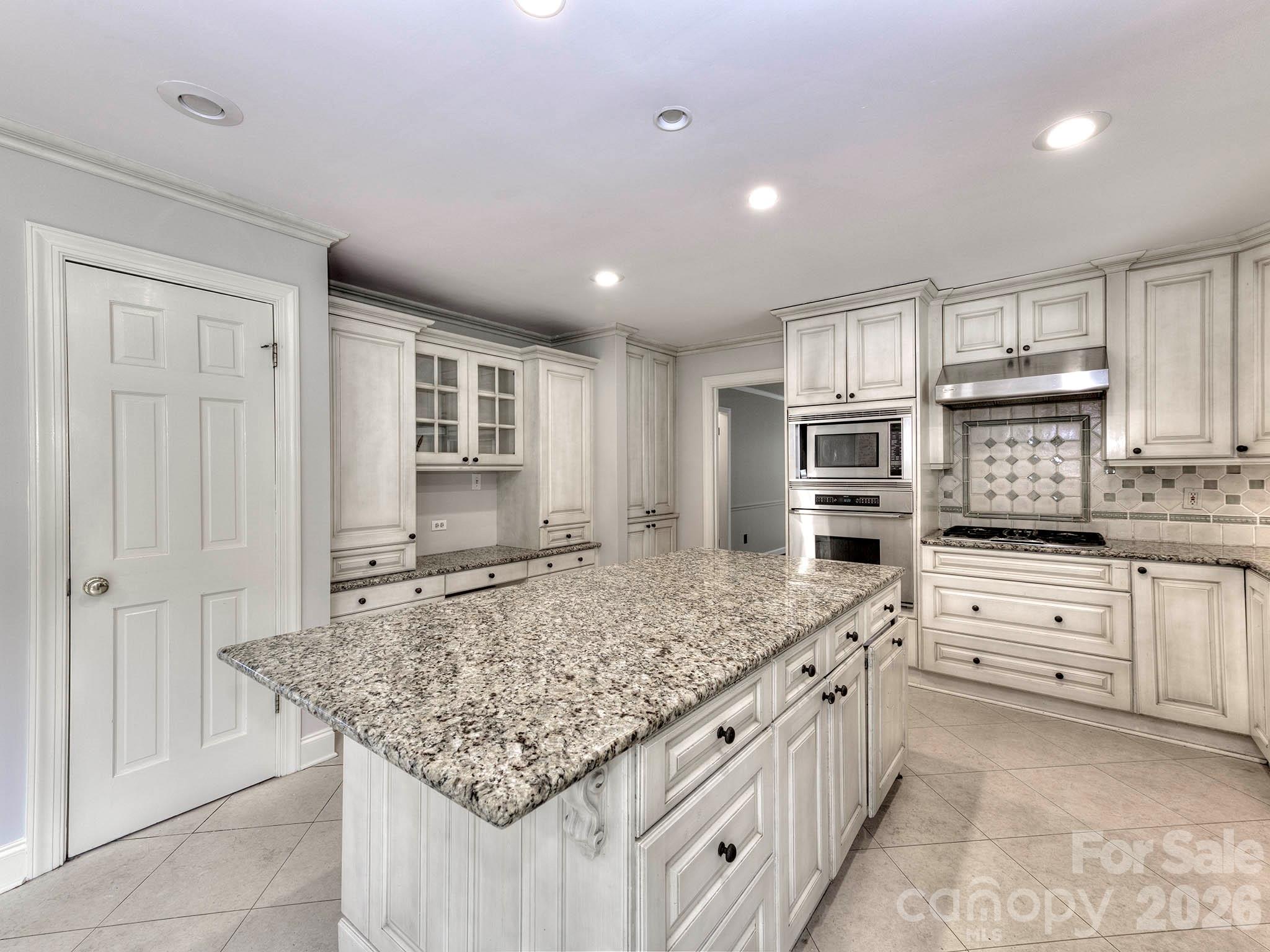 1401 Heatherloch Drive — Gastonia