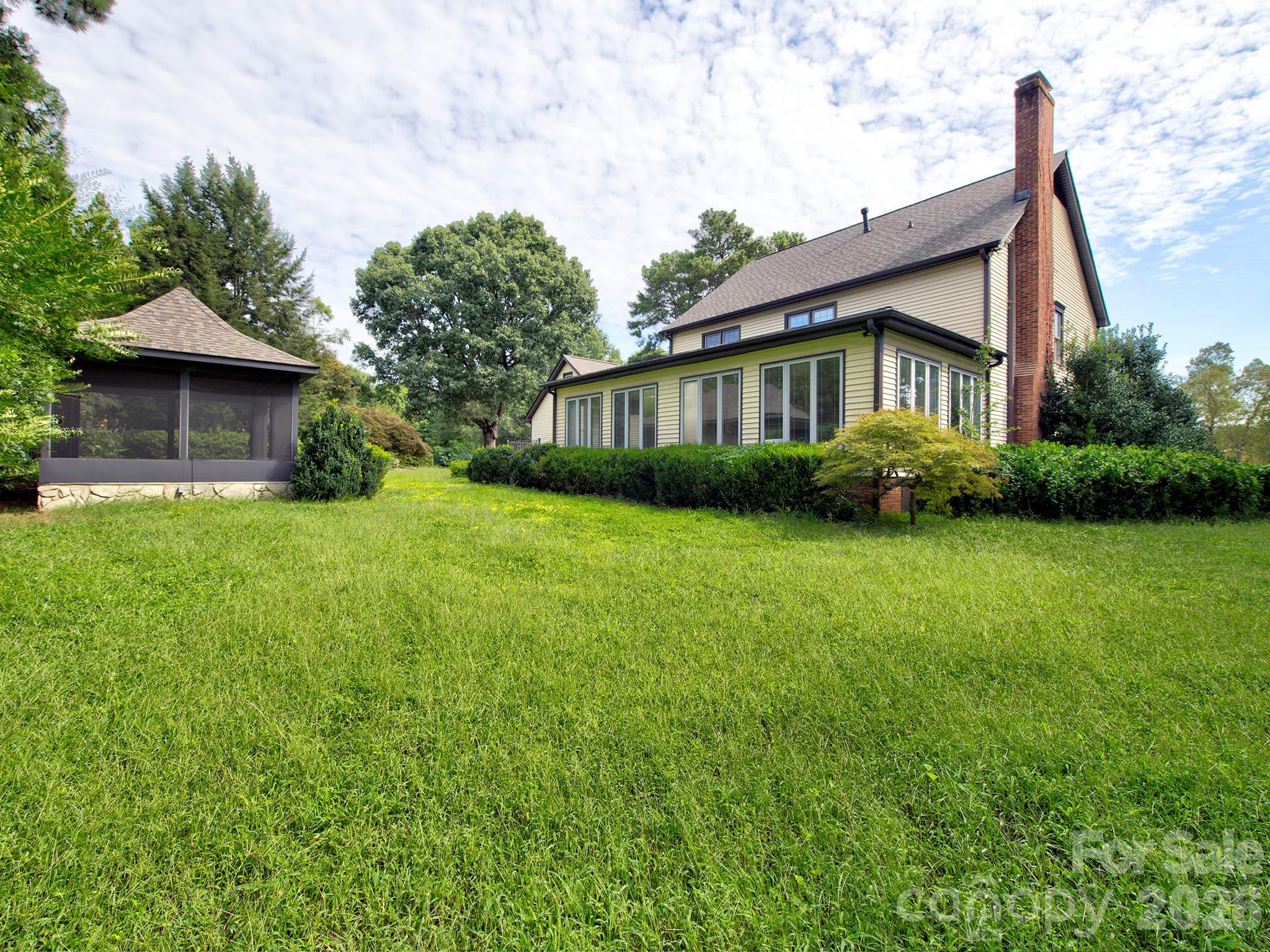 1401 Heatherloch Drive — Gastonia