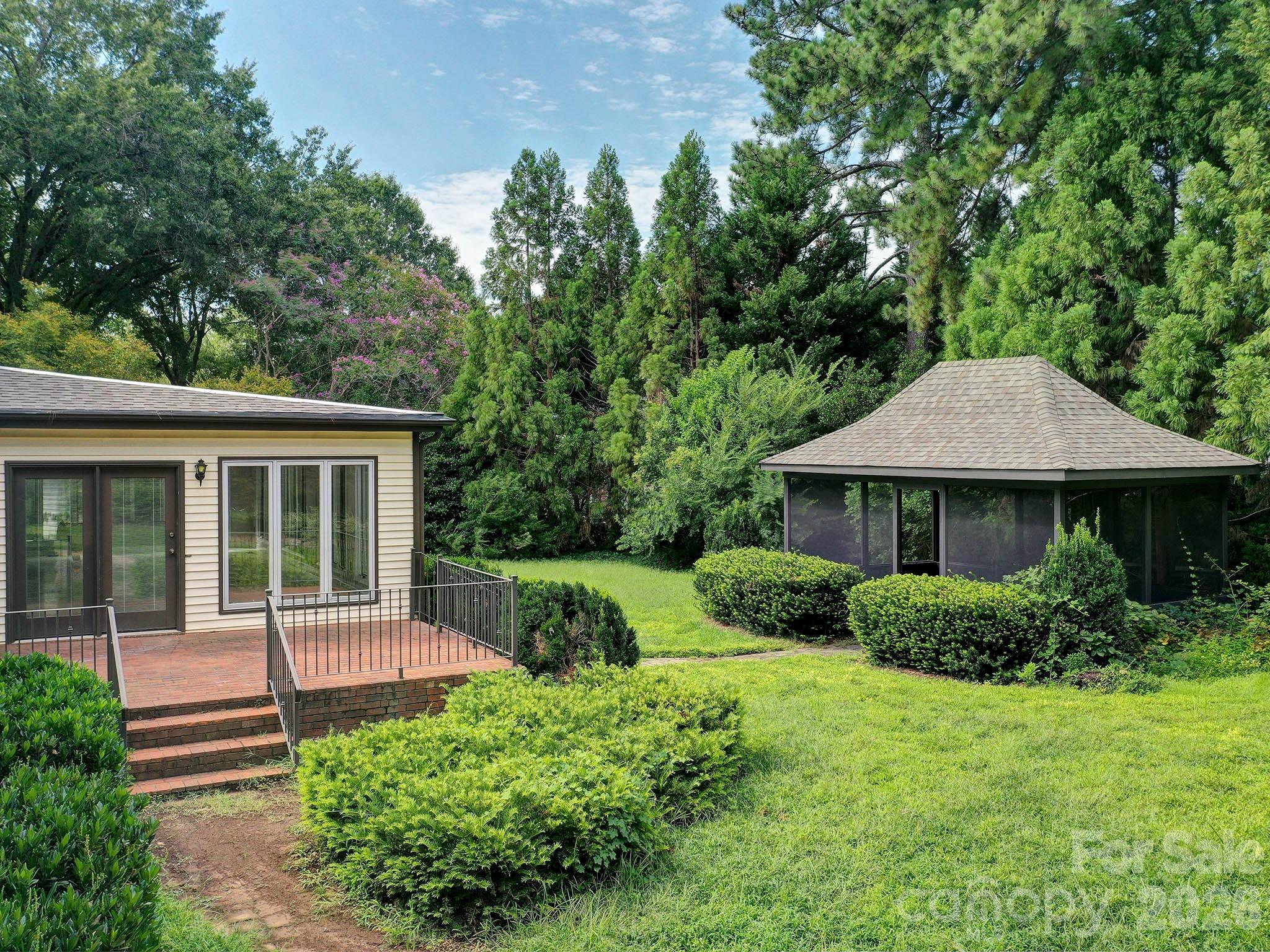 1401 Heatherloch Drive — Gastonia