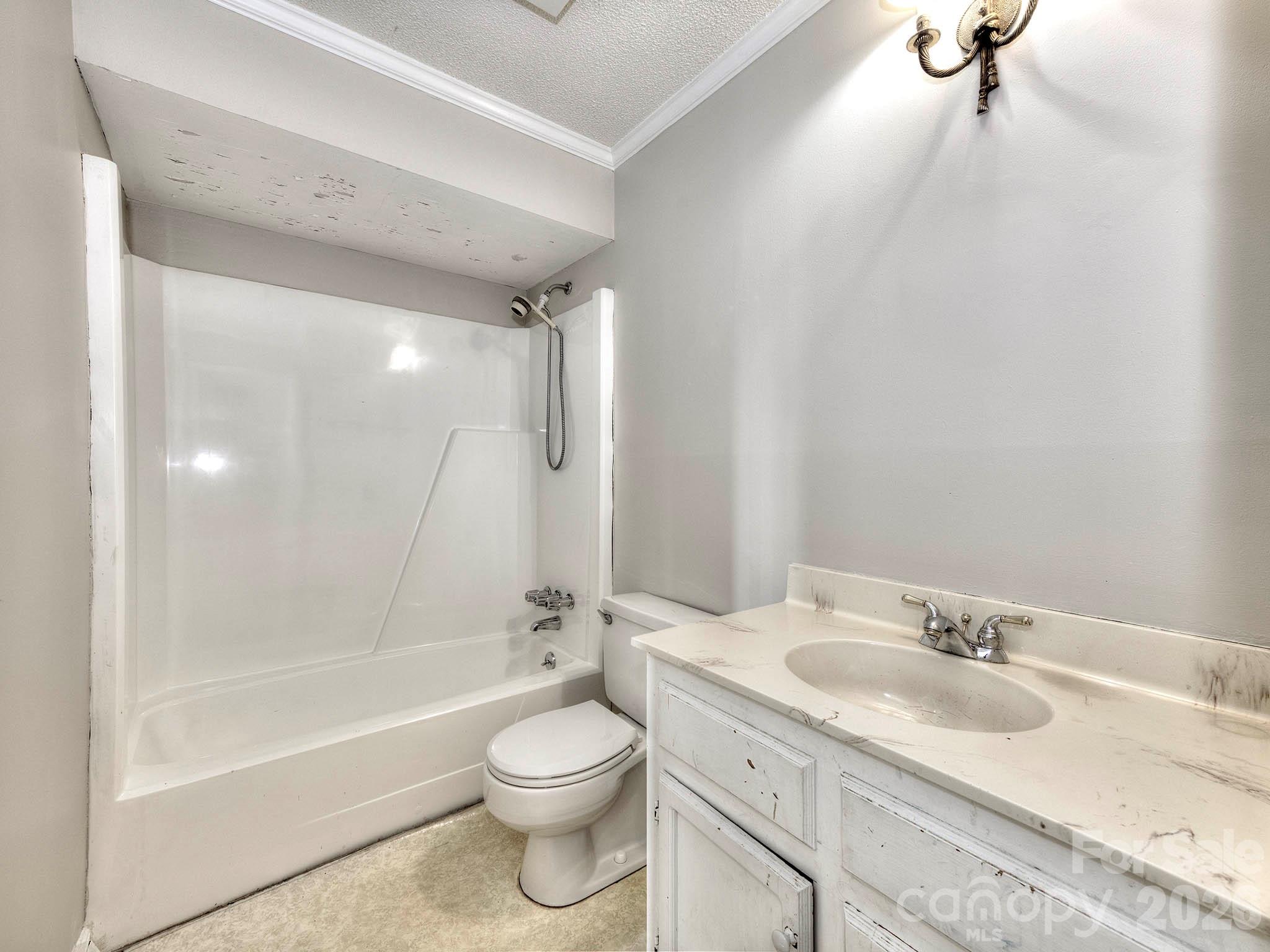1401 Heatherloch Drive — Gastonia