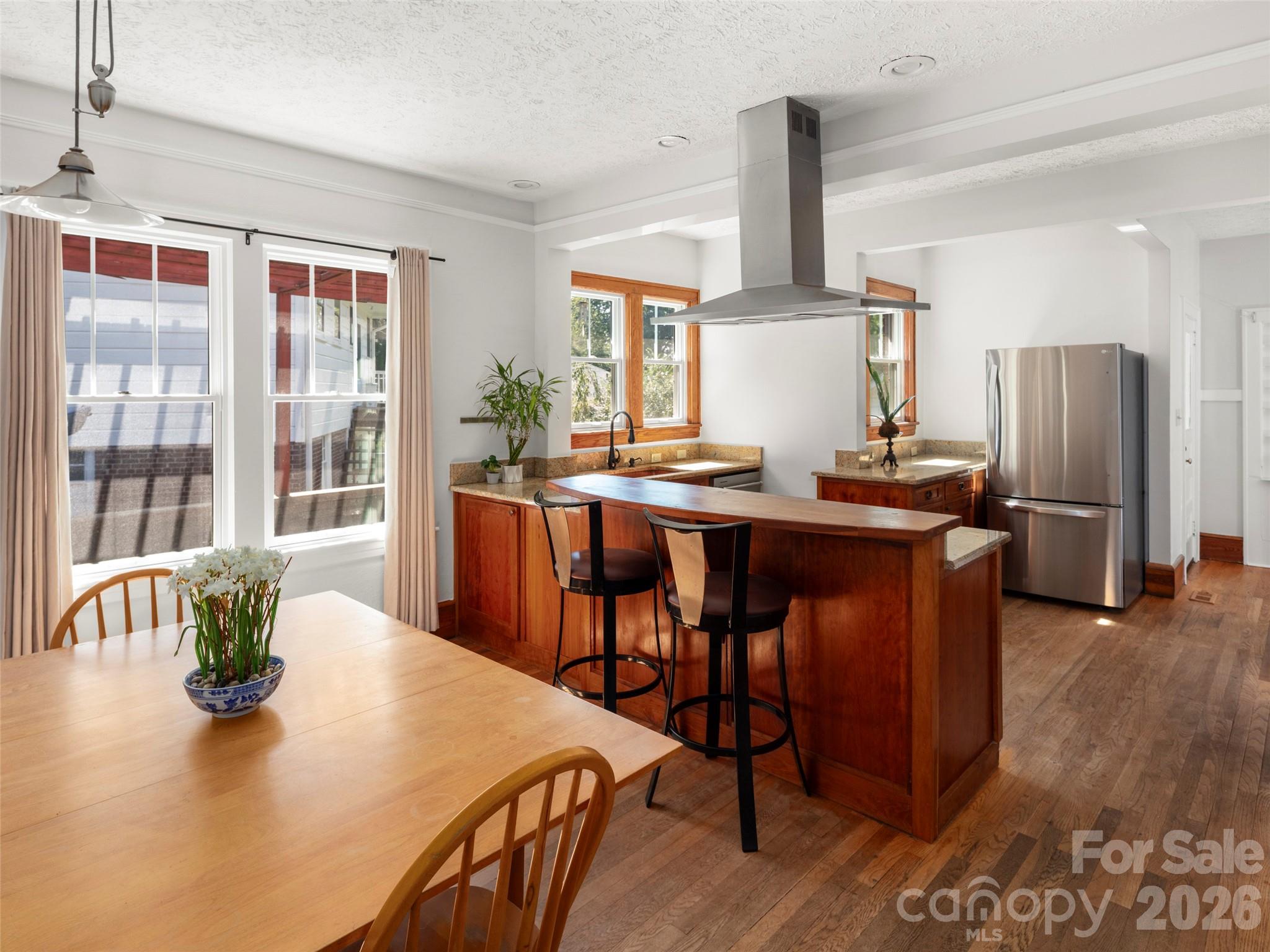 65 Longview Road — Asheville