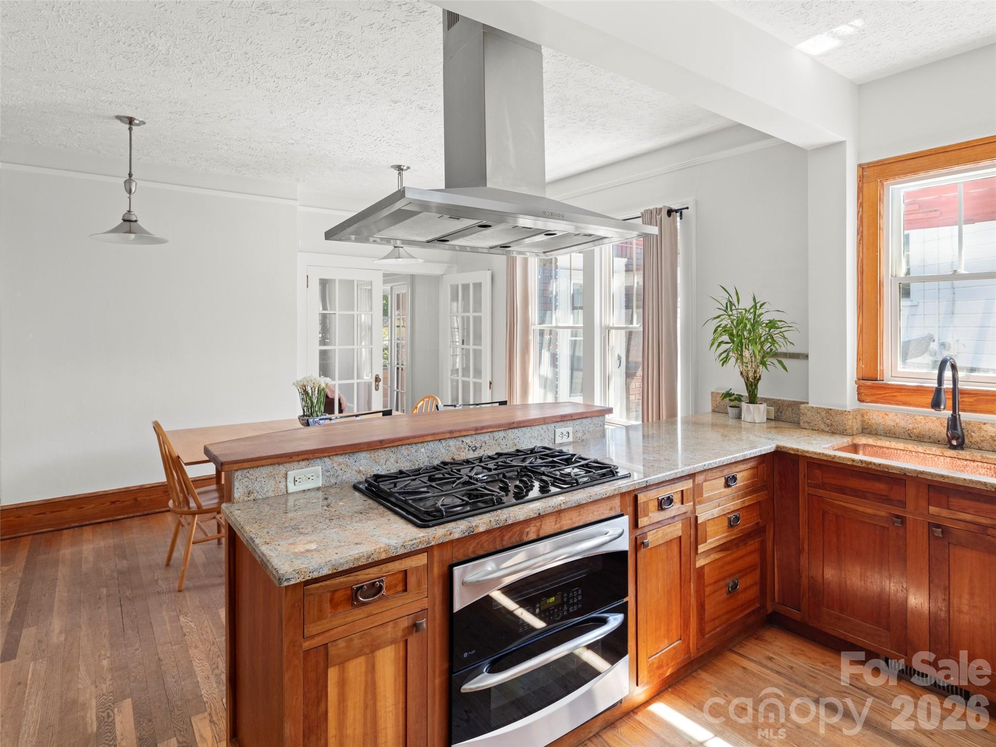 65 Longview Road — Asheville