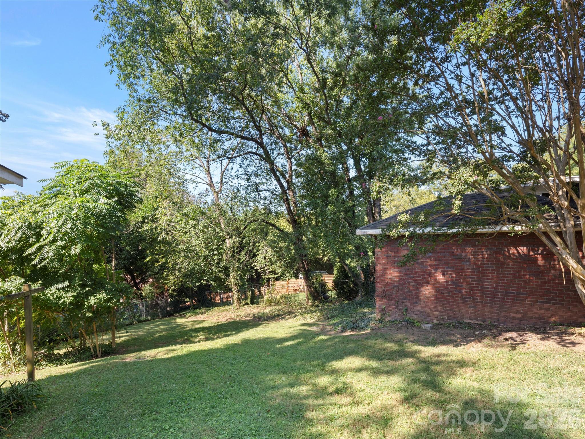 65 Longview Road — Asheville