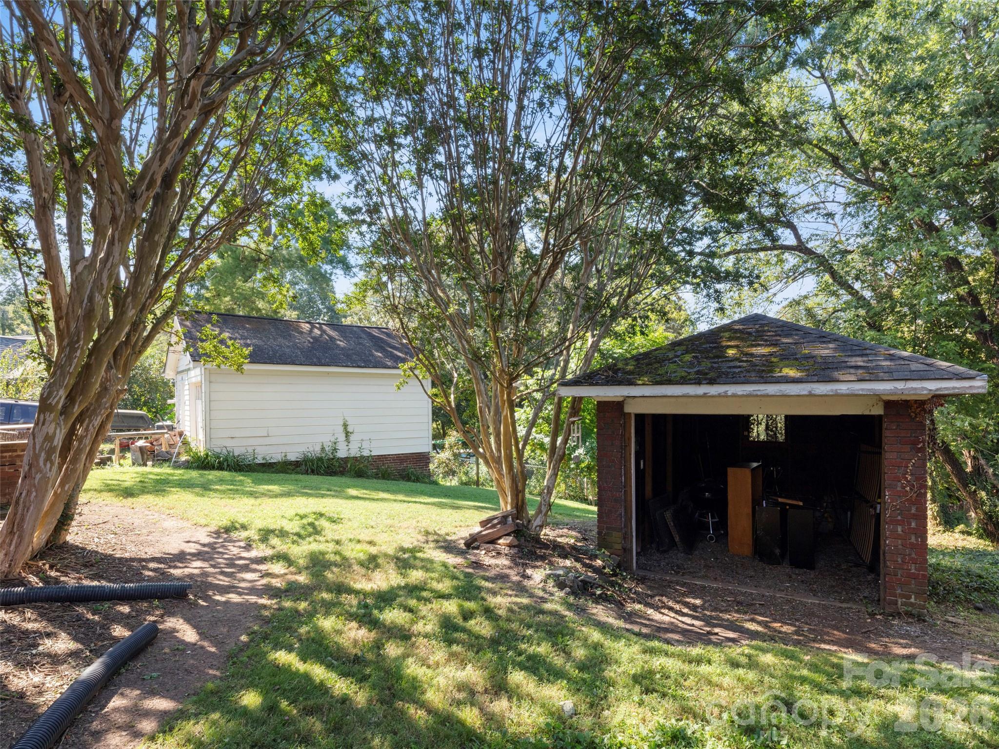 65 Longview Road — Asheville