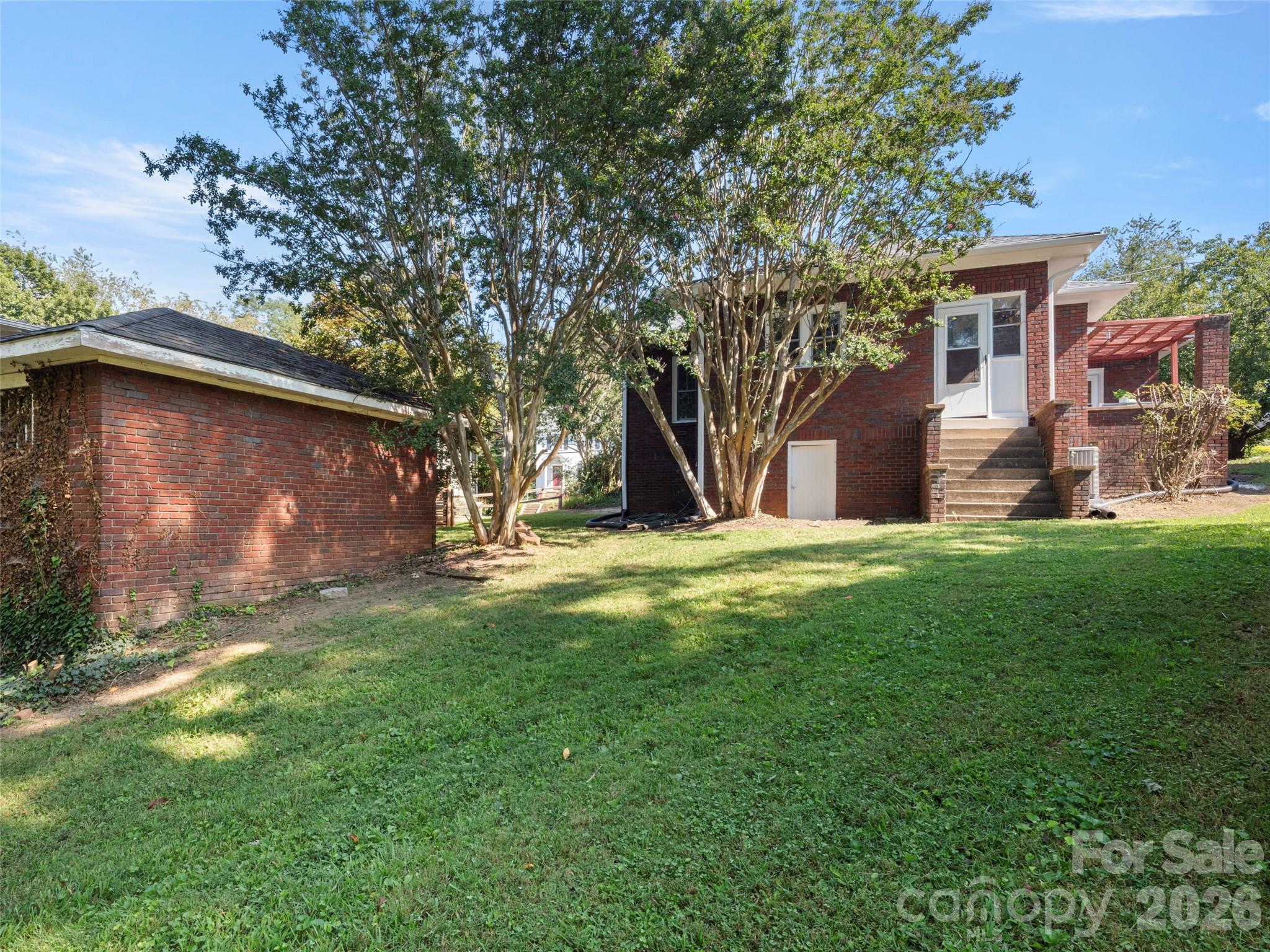 65 Longview Road — Asheville