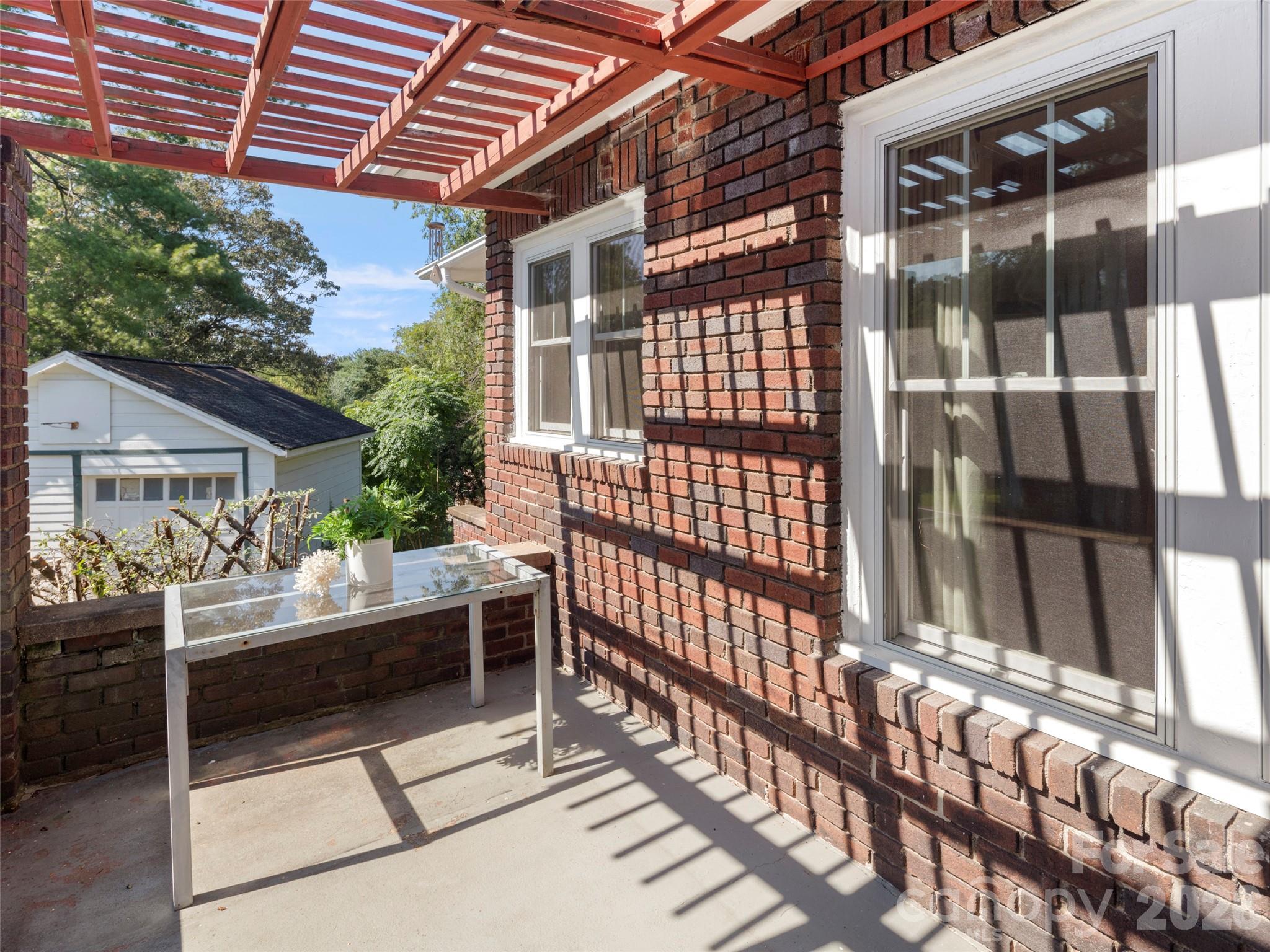 65 Longview Road — Asheville