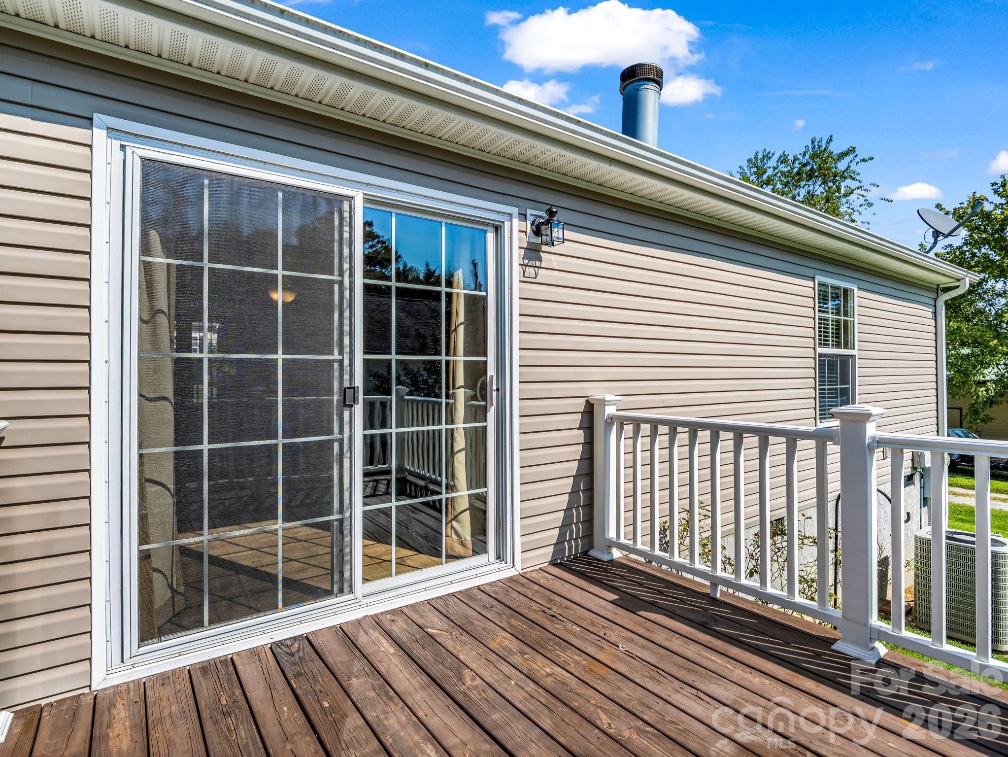 12 N Frederick Lane — Hendersonville