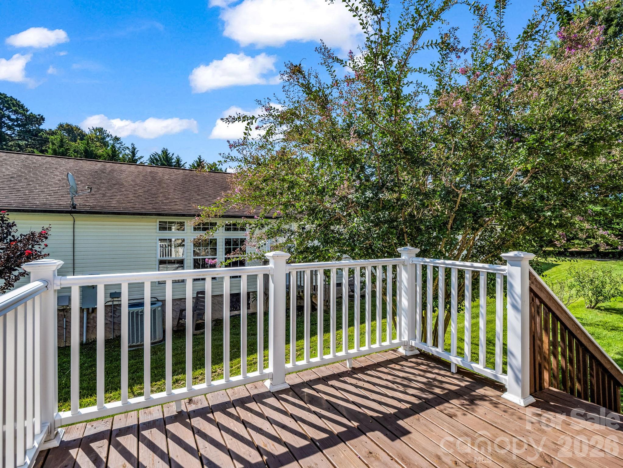 12 N Frederick Lane — Hendersonville