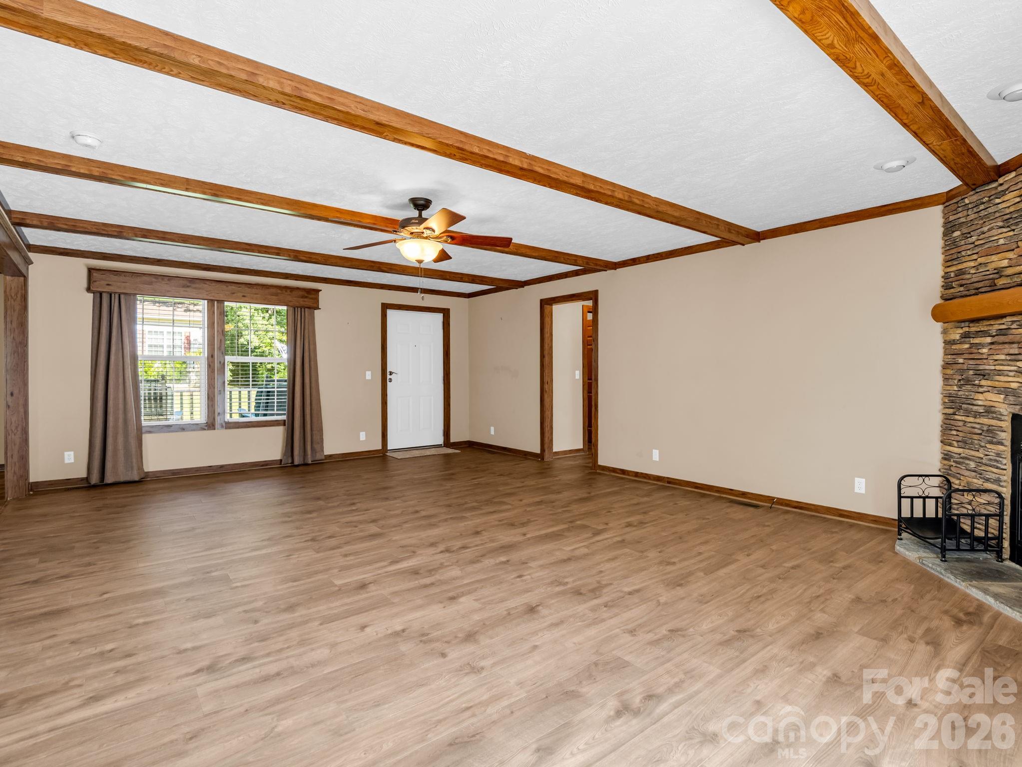 12 N Frederick Lane — Hendersonville