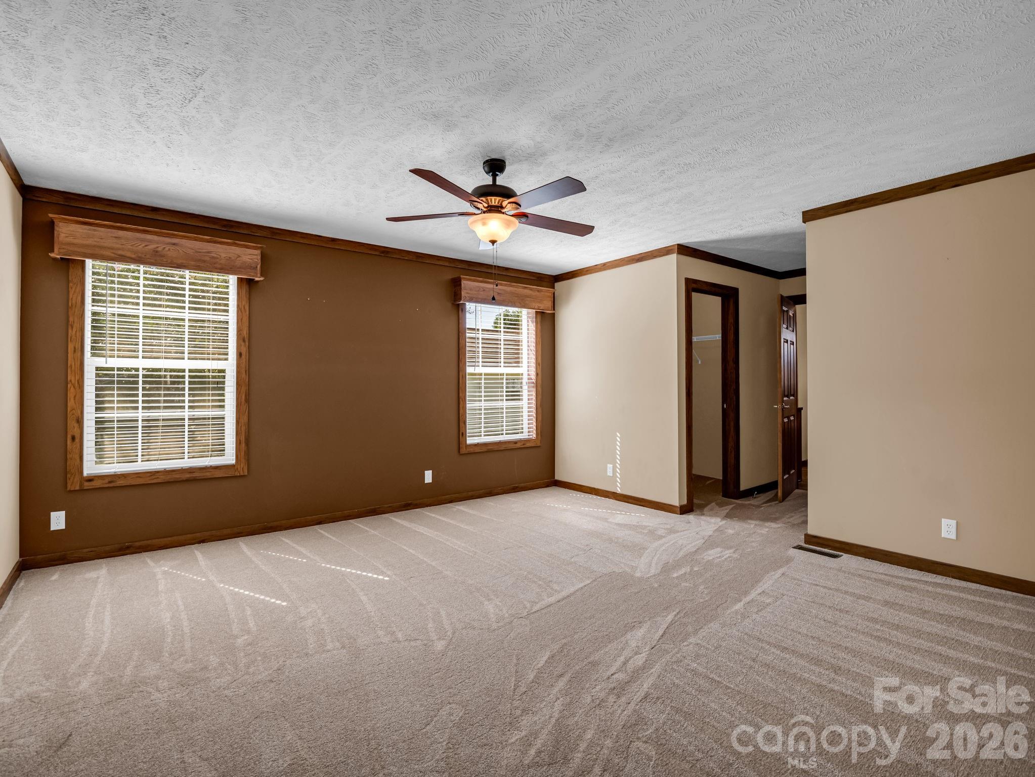 12 N Frederick Lane — Hendersonville