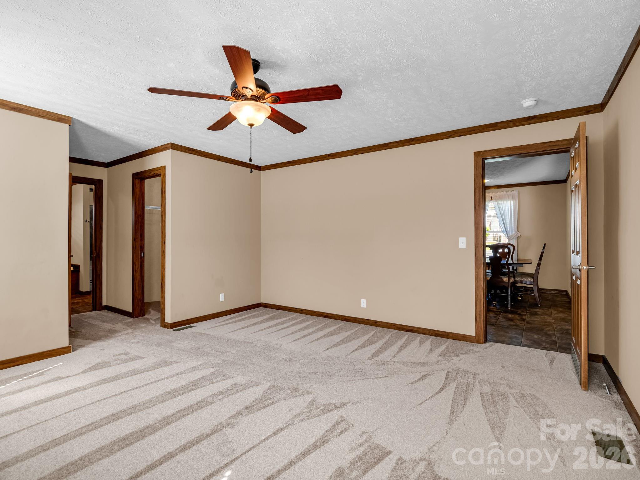 12 N Frederick Lane — Hendersonville
