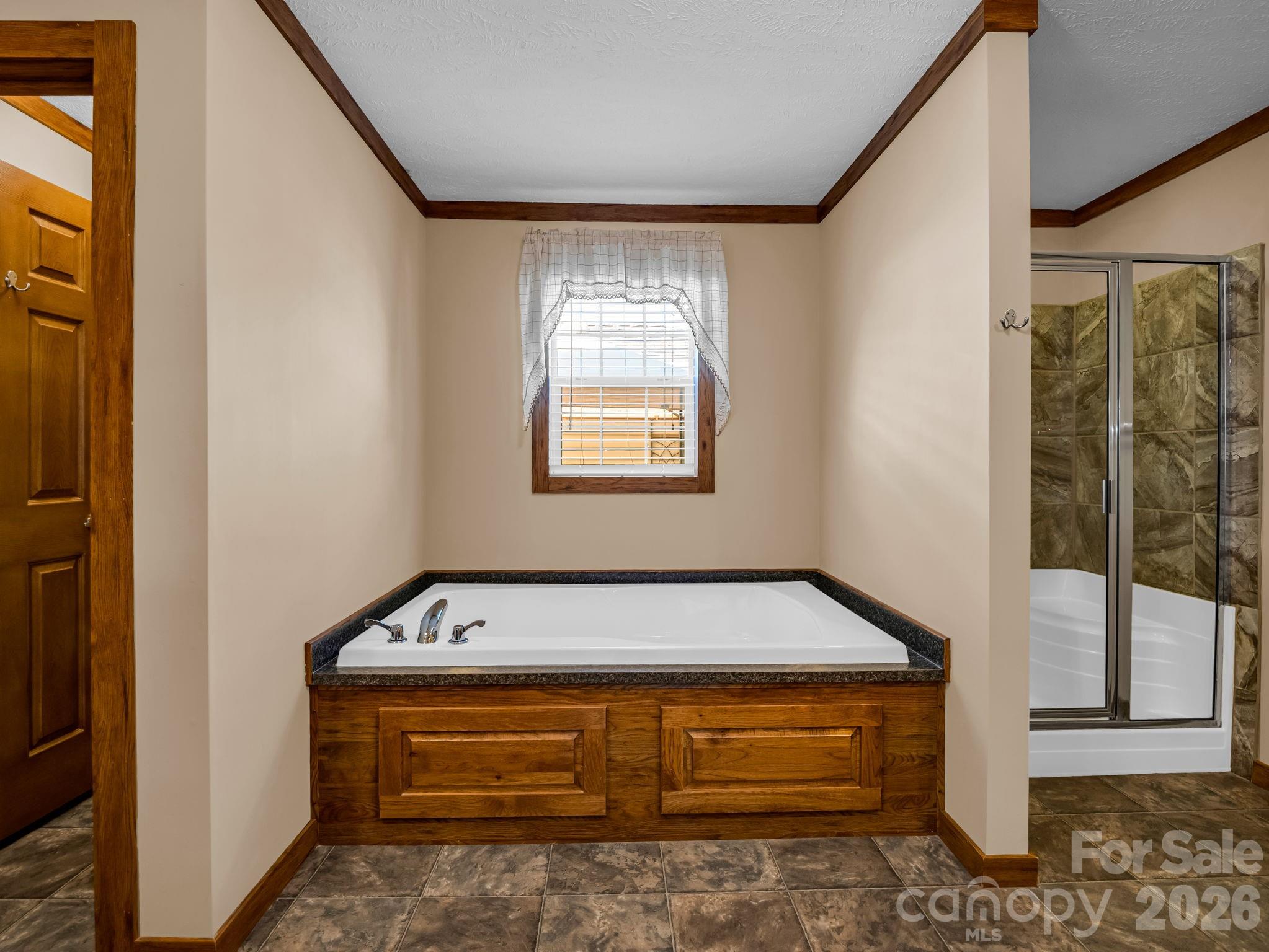 12 N Frederick Lane — Hendersonville
