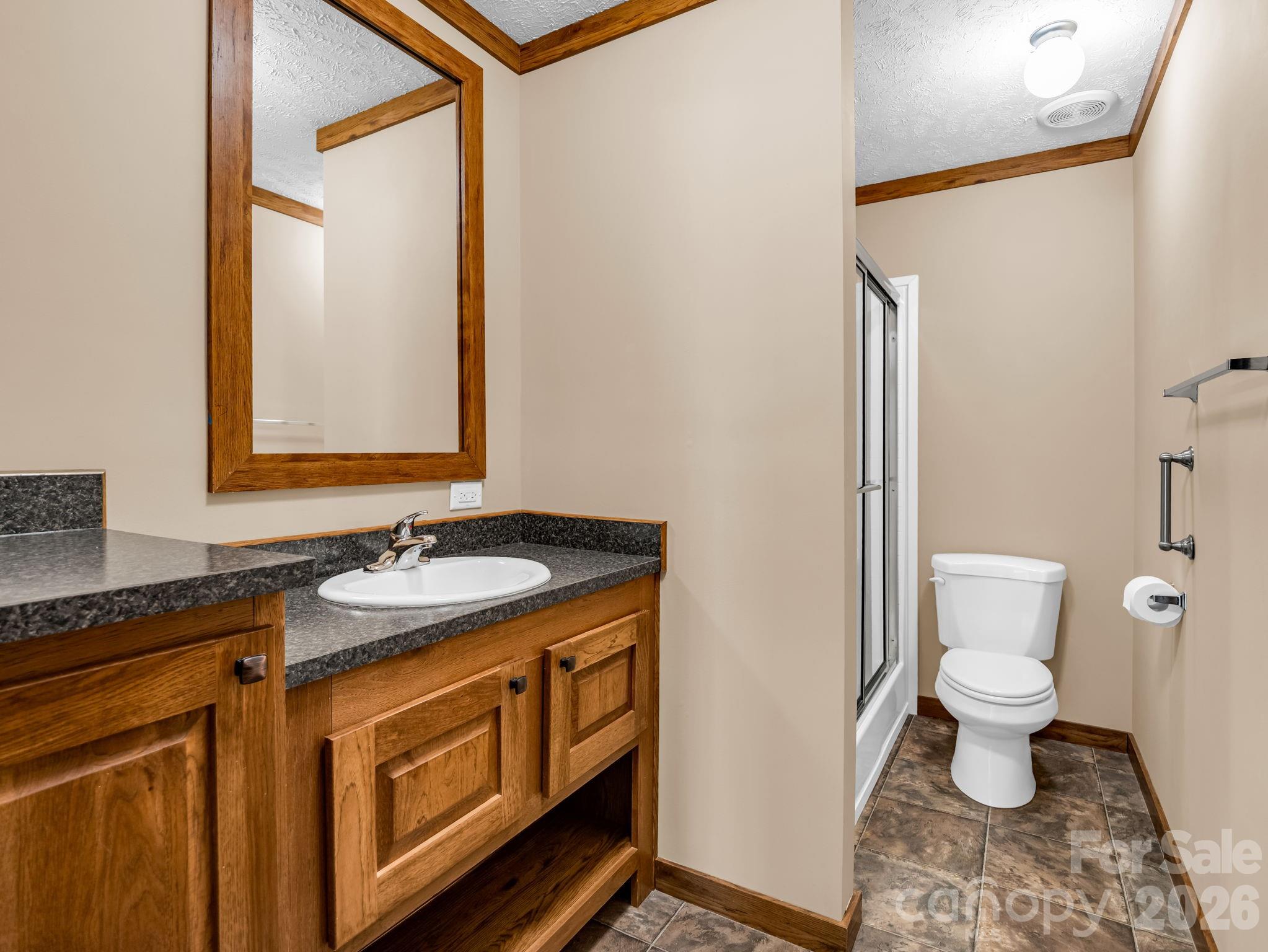 12 N Frederick Lane — Hendersonville