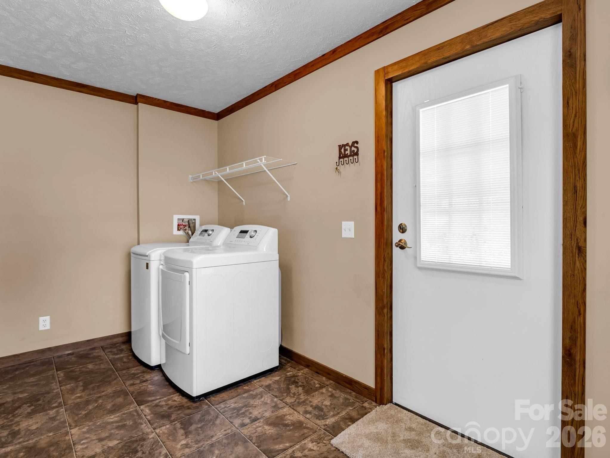 12 N Frederick Lane — Hendersonville