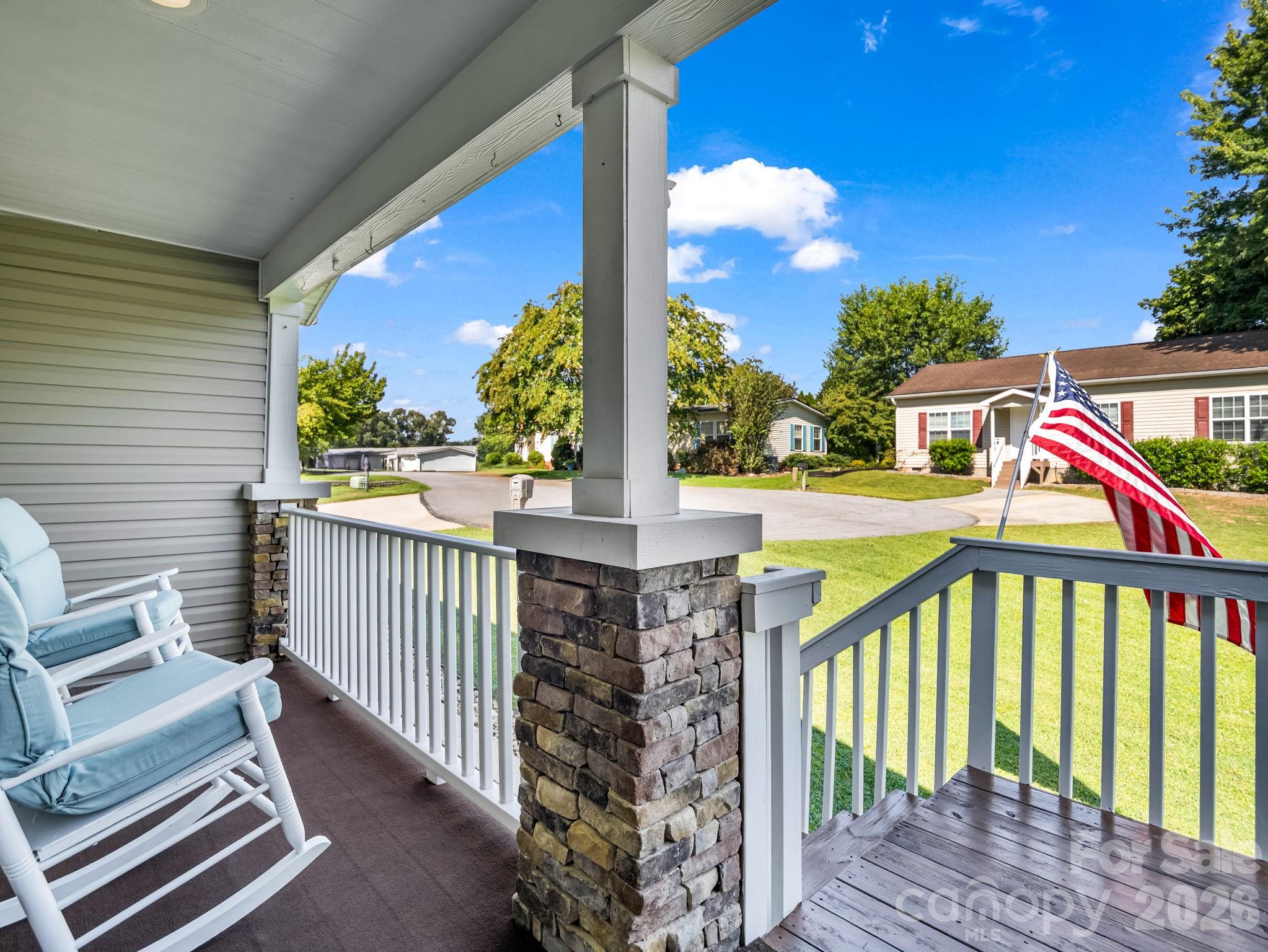 12 N Frederick Lane — Hendersonville
