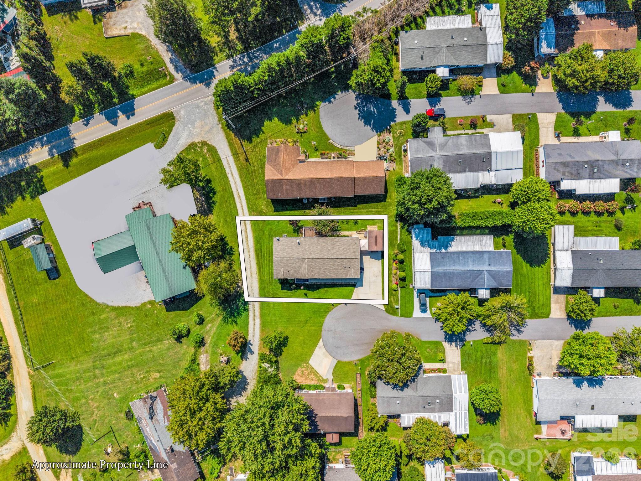 12 N Frederick Lane — Hendersonville