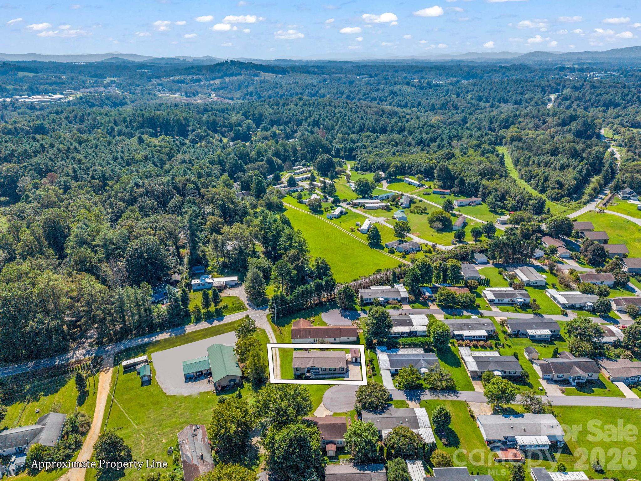 12 N Frederick Lane — Hendersonville