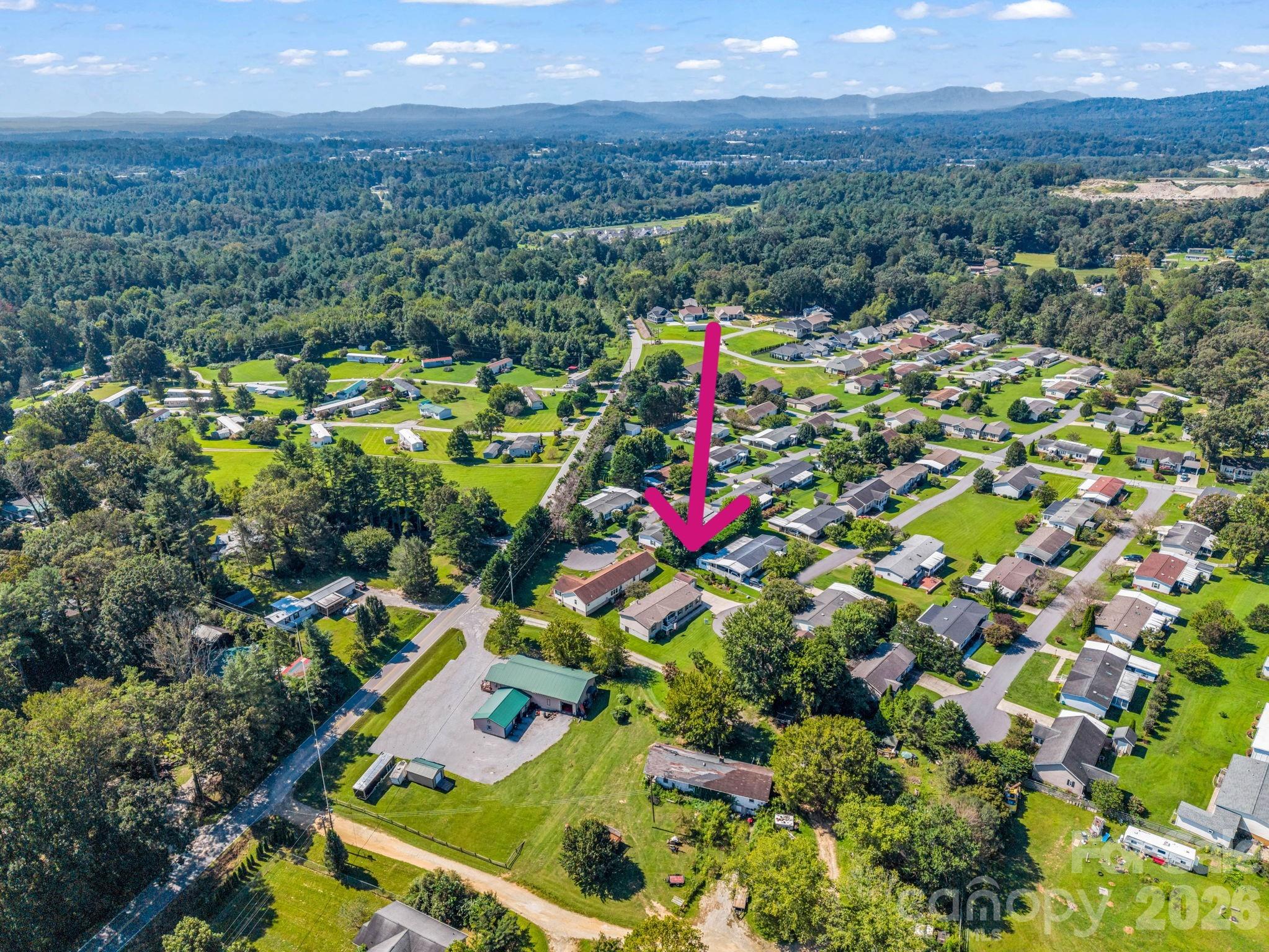 12 N Frederick Lane — Hendersonville