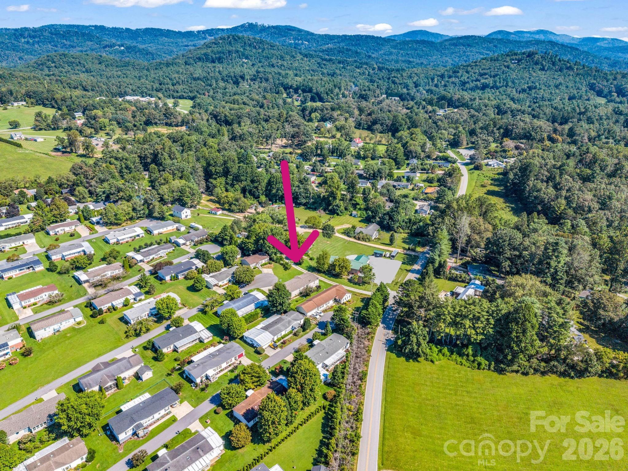 12 N Frederick Lane — Hendersonville