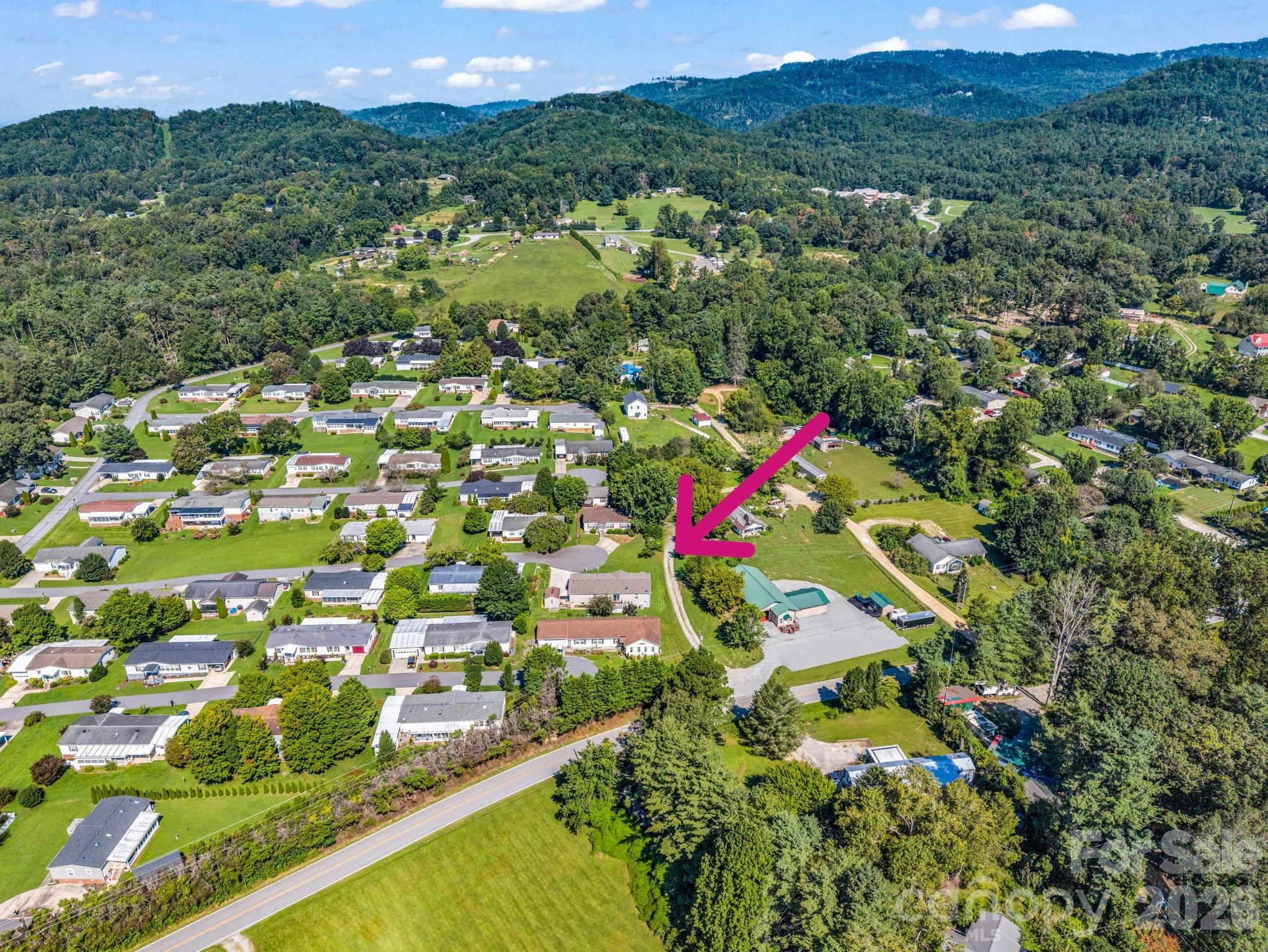 12 N Frederick Lane — Hendersonville