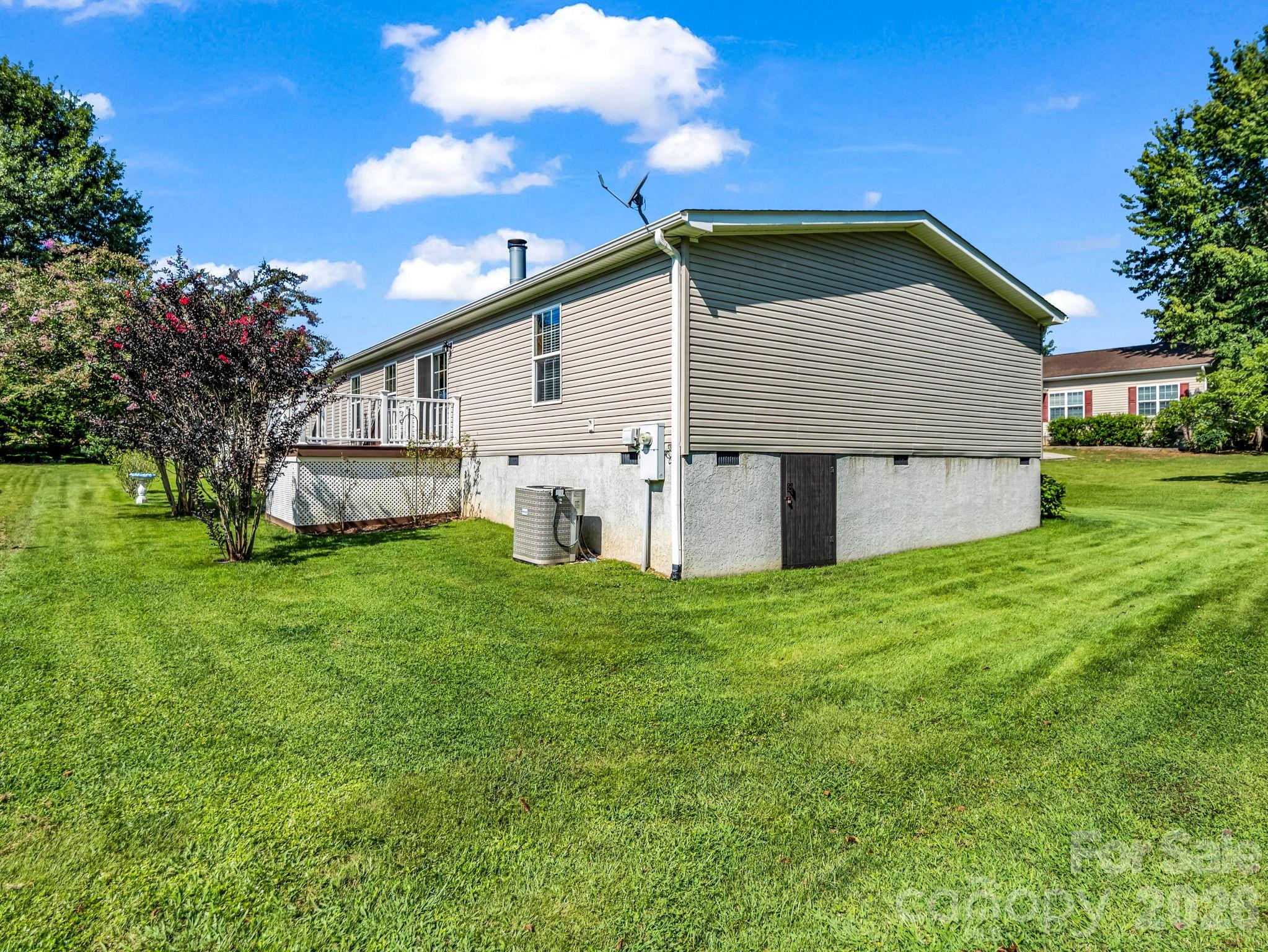 12 N Frederick Lane — Hendersonville