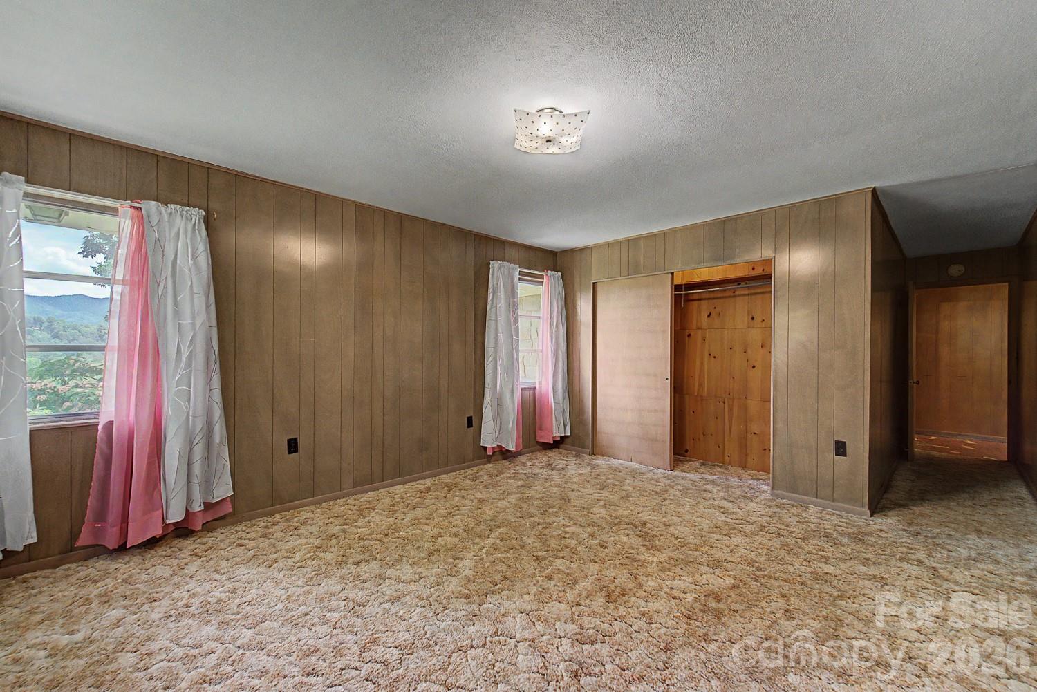 222 Mitchell Mountain Road — Bryson City