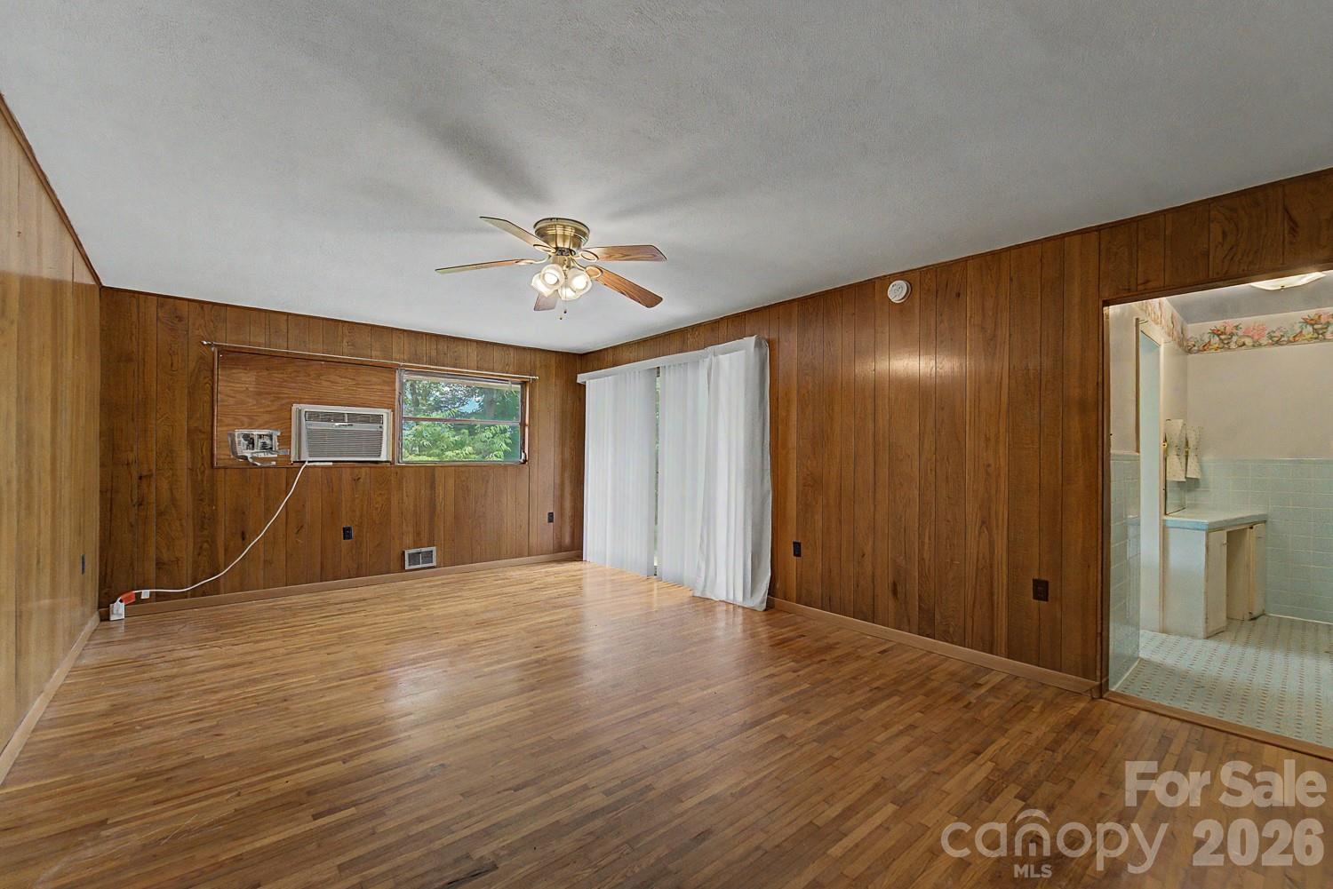 222 Mitchell Mountain Road — Bryson City