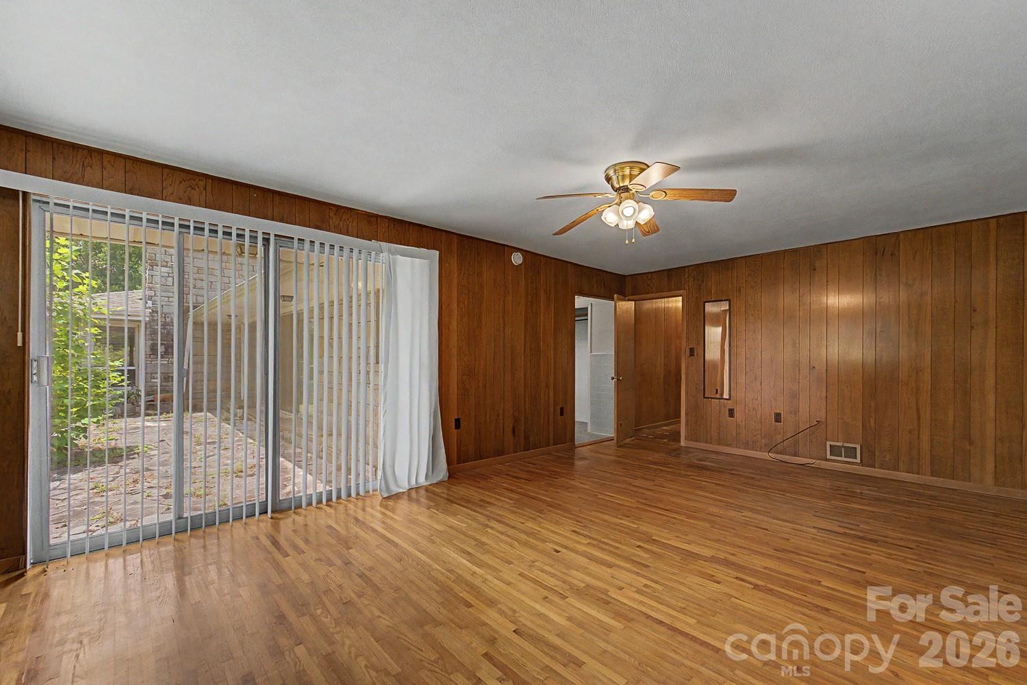 222 Mitchell Mountain Road — Bryson City
